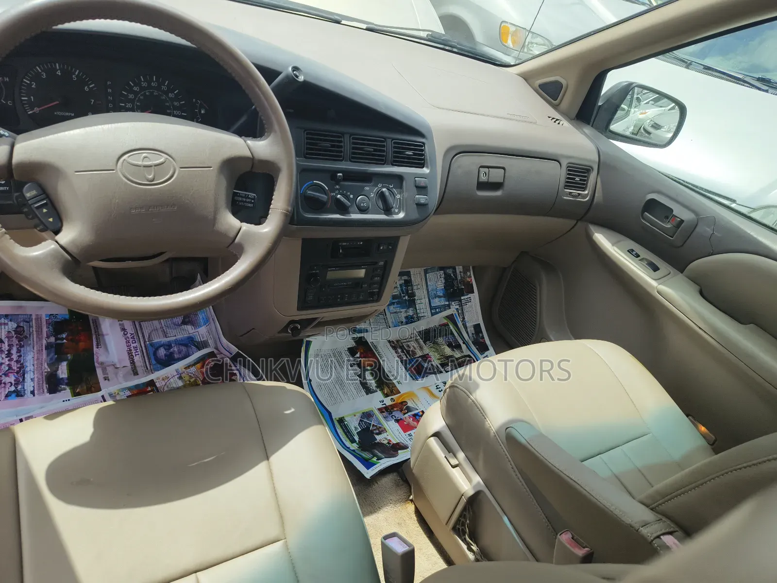 Toyota Sienna XLE & 1 hatch 2000 White