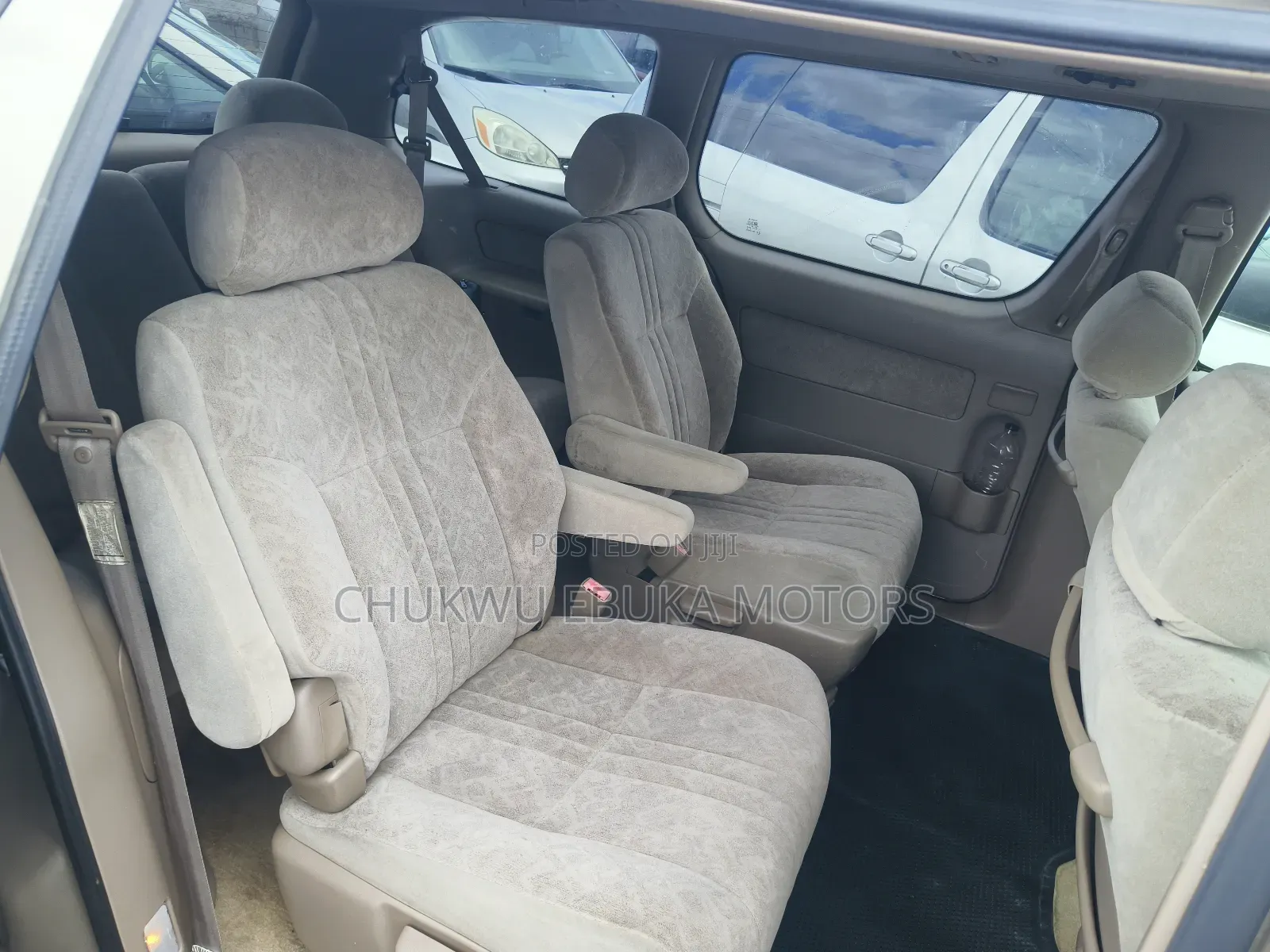 Toyota Sienna XLE & 1 hatch 2000 Gold
