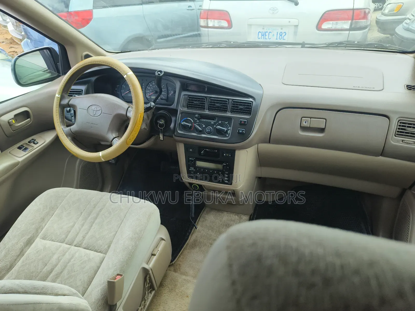 Toyota Sienna XLE & 1 hatch 2000 Gold