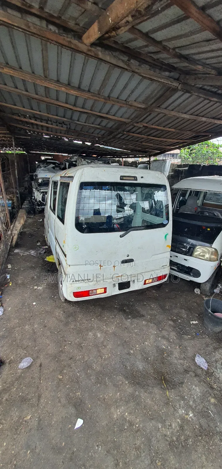 Mitsubishi Delica 2010 White