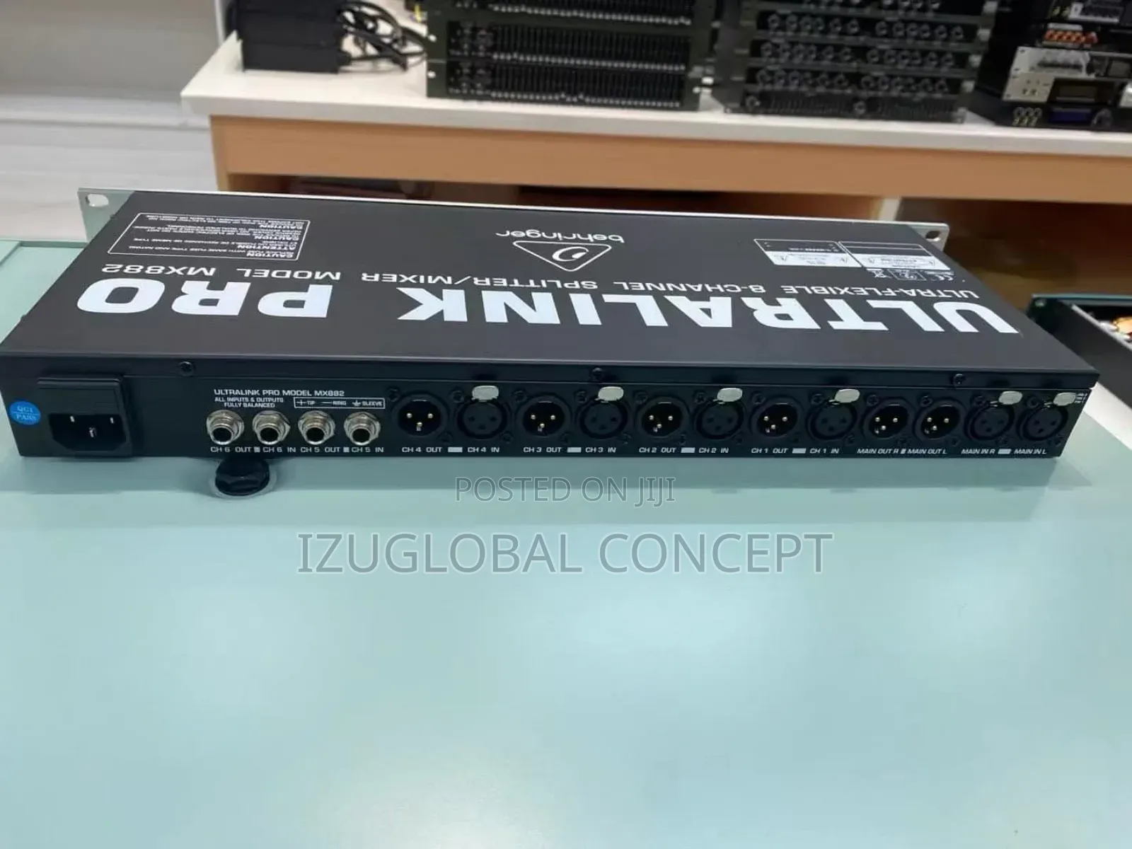 Behringer Mx882 Ultralink Pro 8-channel Splitter/Mixer Hub
