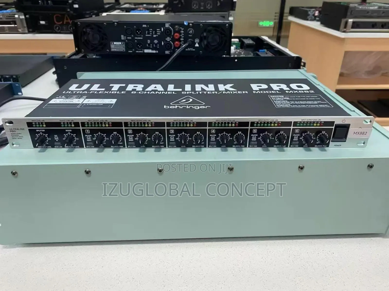 Behringer Mx882 Ultralink Pro 8-channel Splitter/Mixer Hub