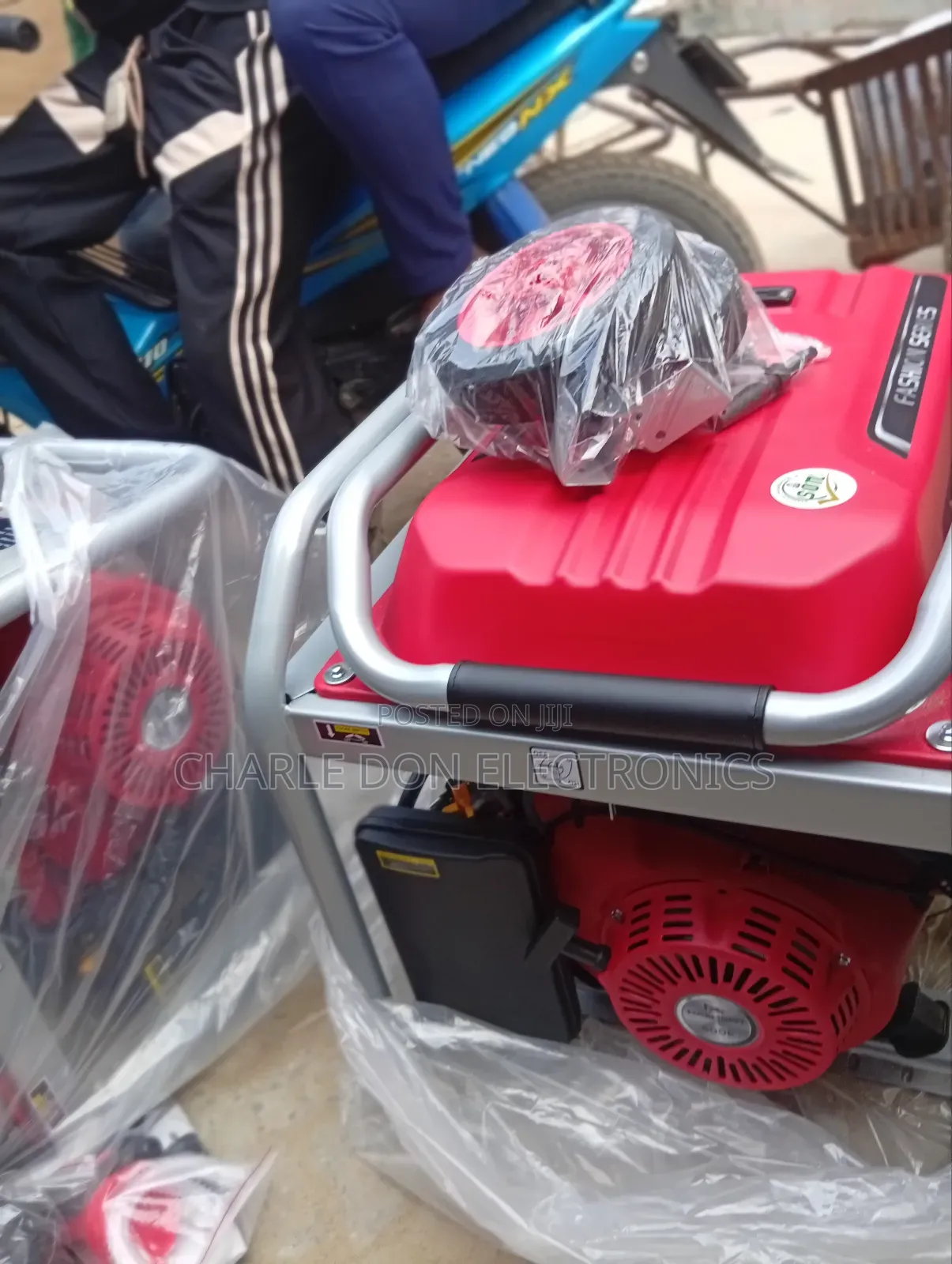 It's a Maxmech 15kva Petrol Generator