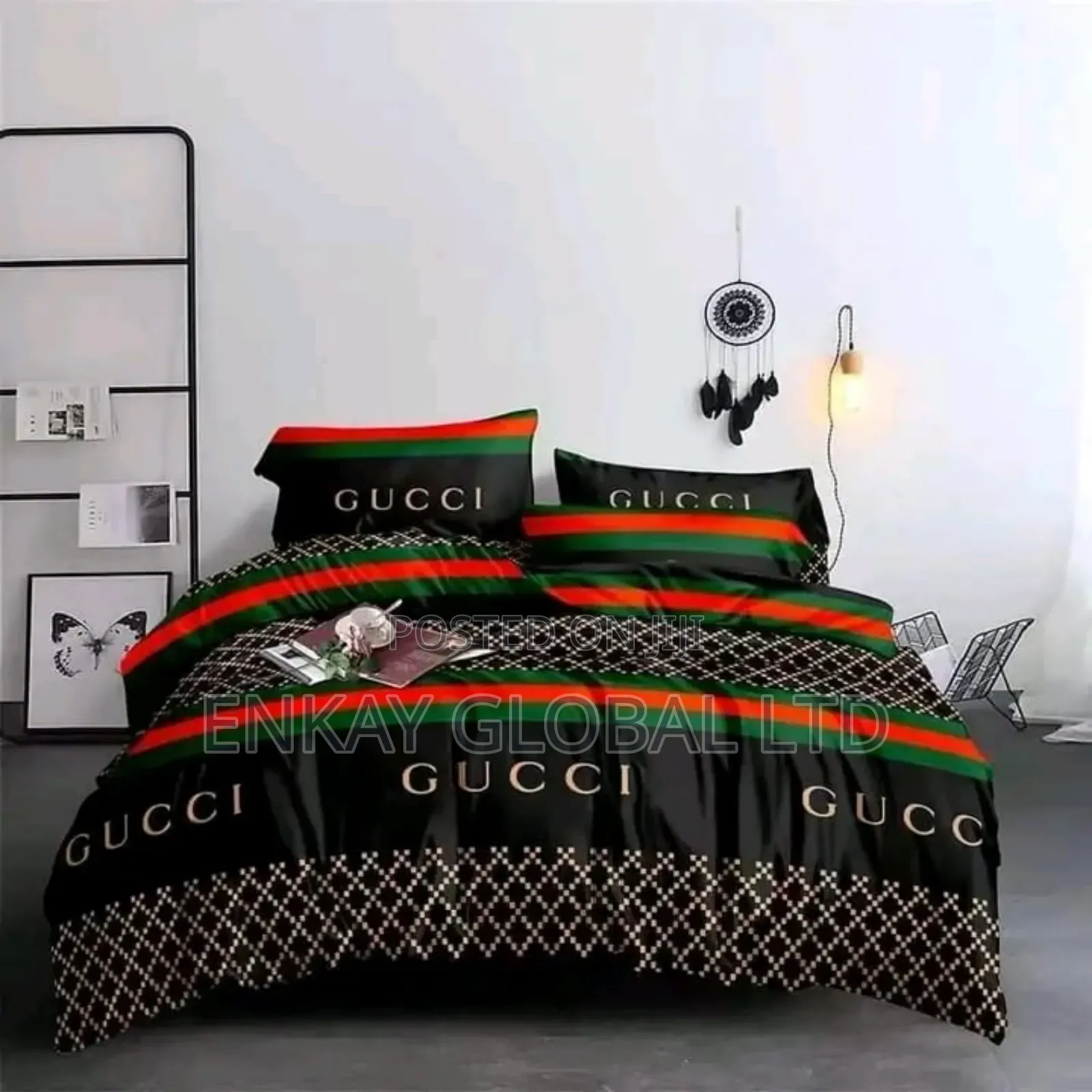 Gucci 7 by 7 Duvet With Bed Spread and 4 Pillows