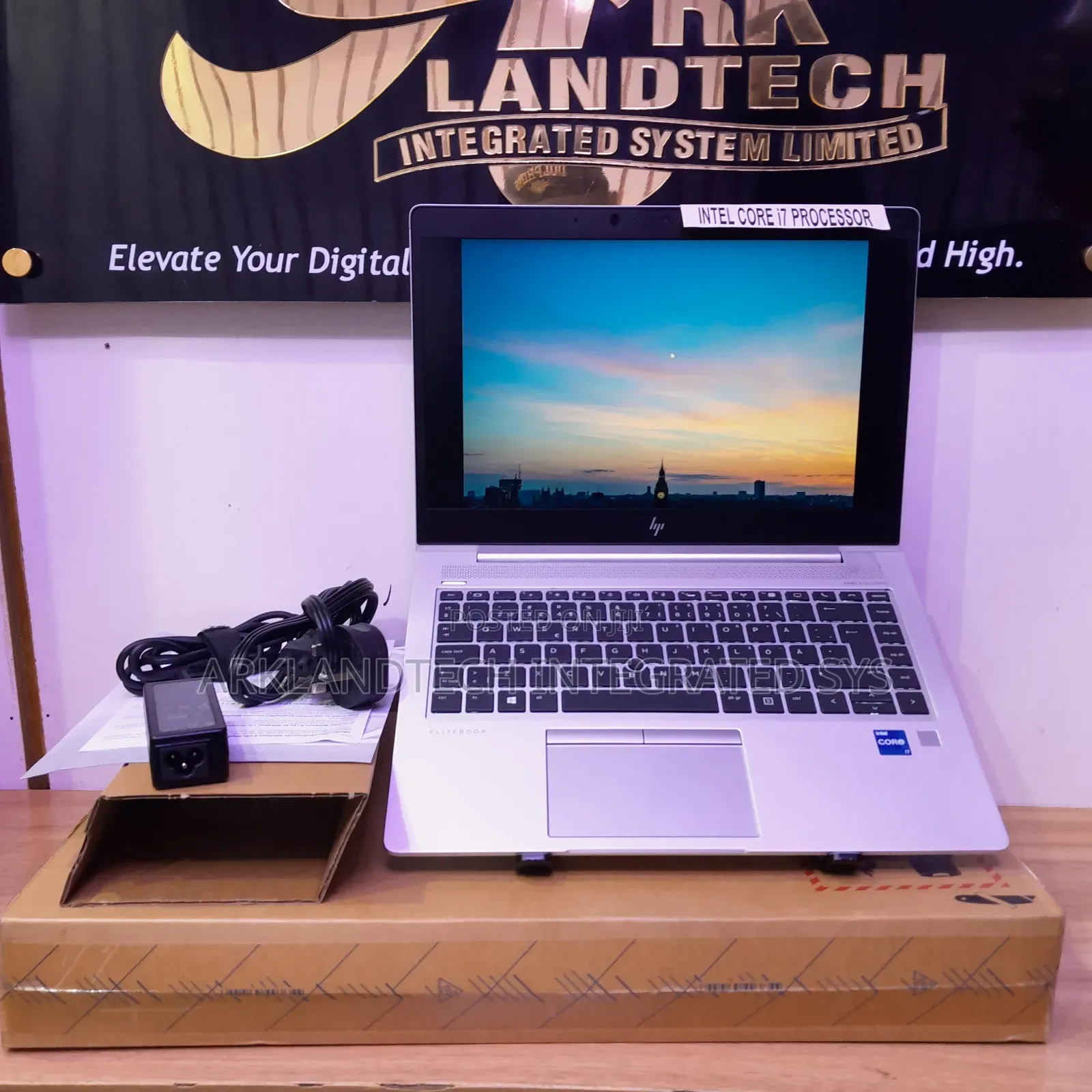 New Laptop HP EliteBook 8460P 16GB Intel Core I7 SSD 256GB