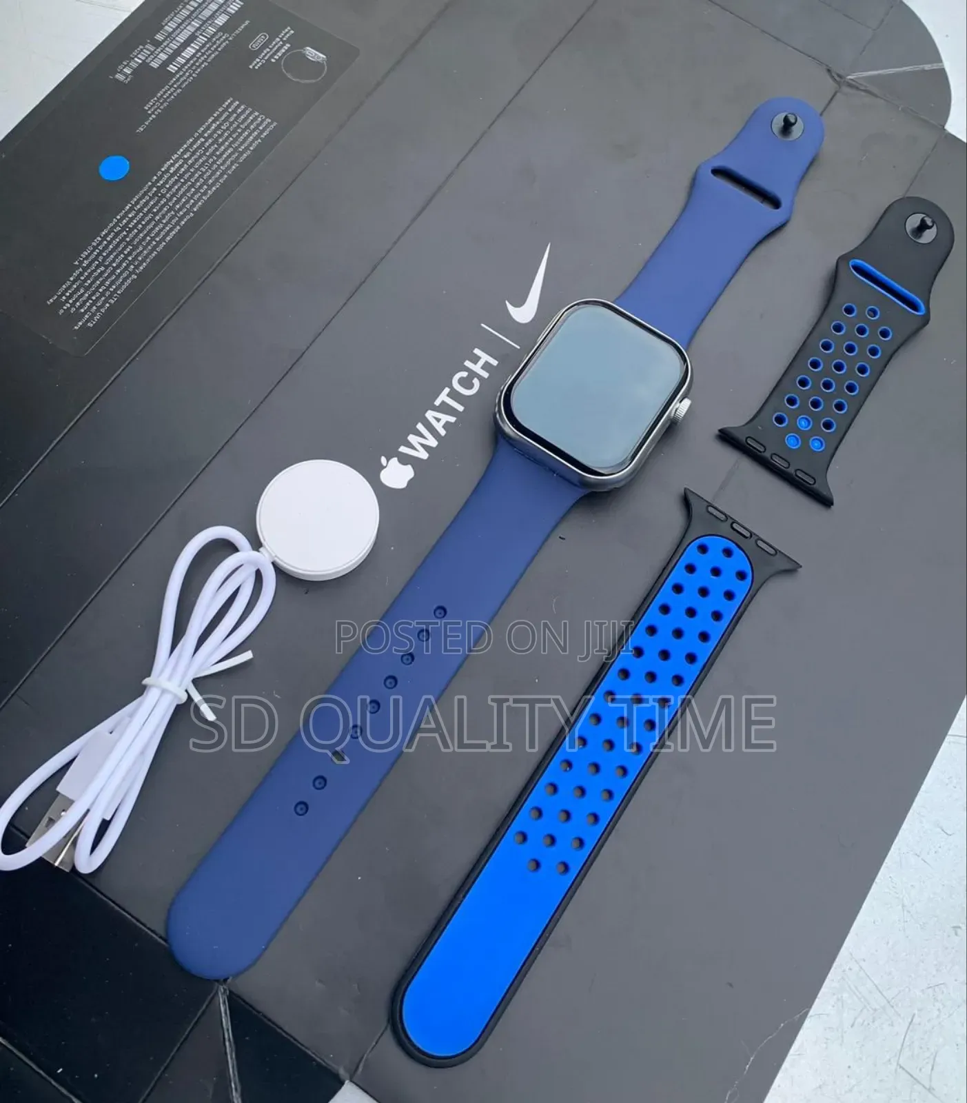 Apple Nike Smartwatch (Apple Logo)