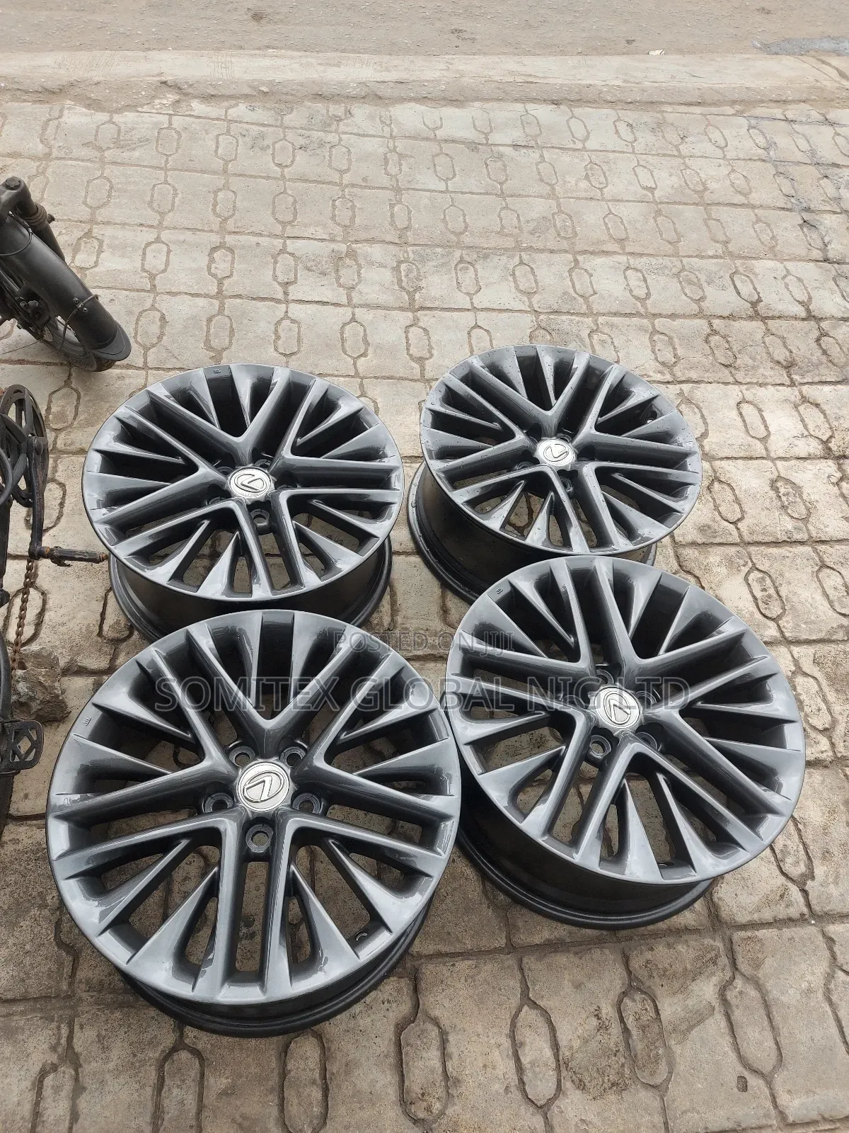 Alloyed Rim18 for Lexus!