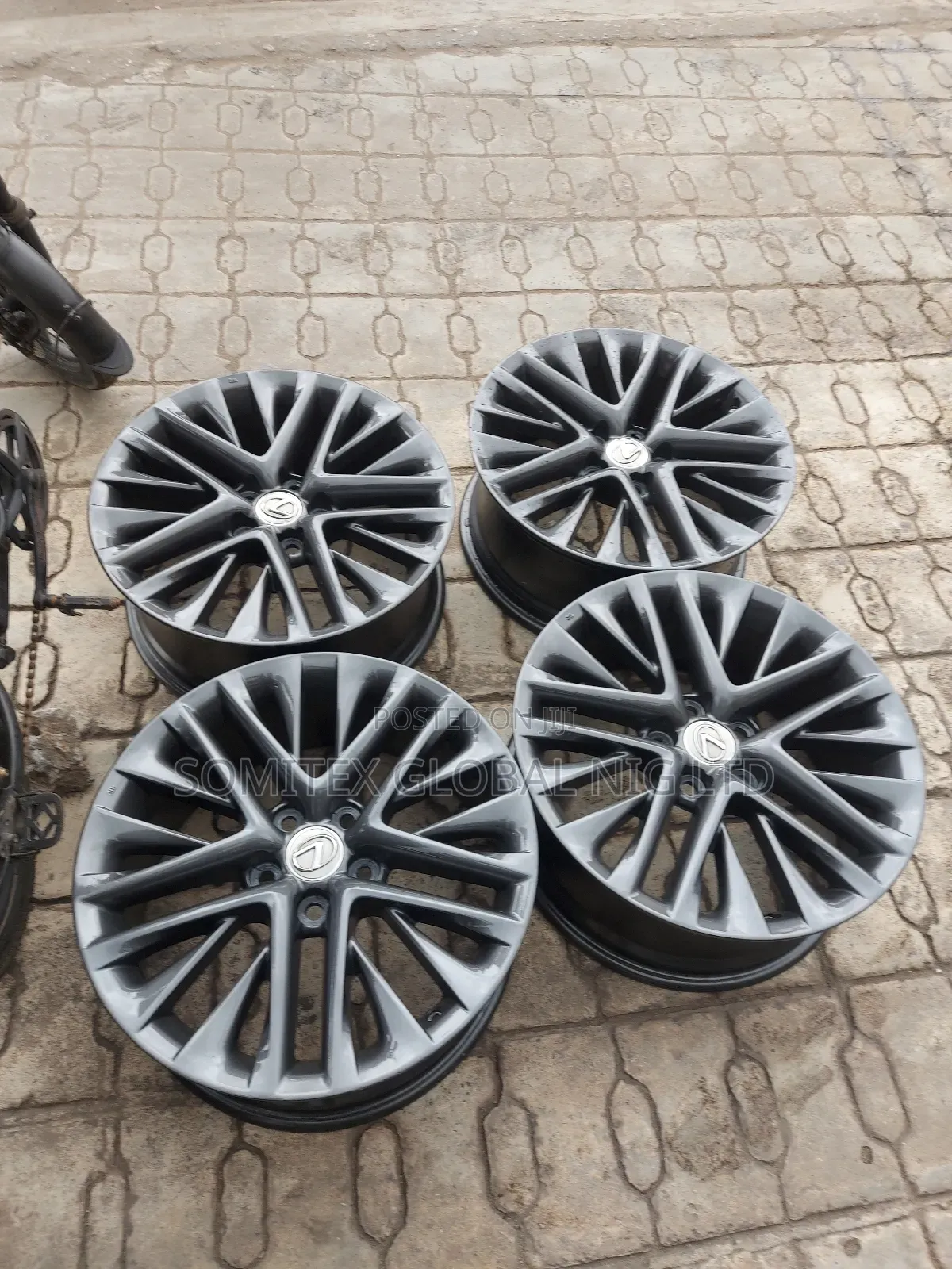 Alloyed Rim18 for Lexus!
