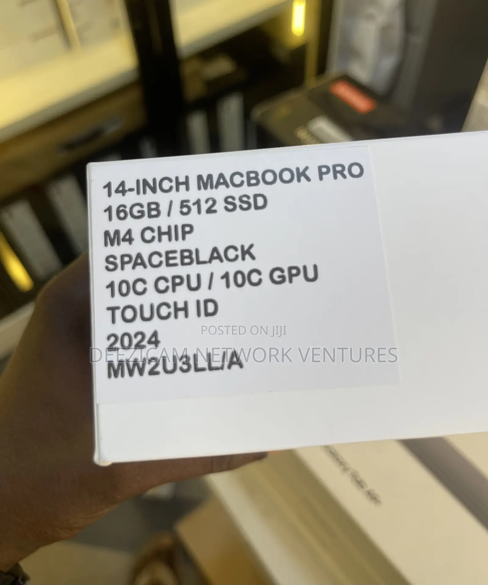 New Laptop Apple MacBook Pro 2024 M4 14-Inch 16GB Apple M4 SSD 512GB