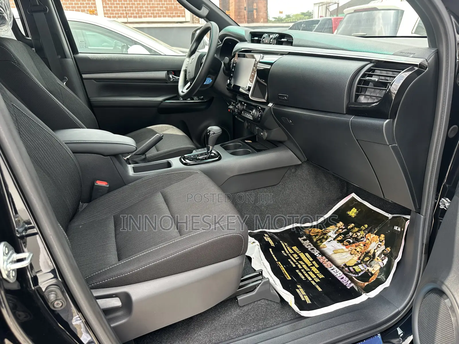 New Toyota Hilux 2025 Black