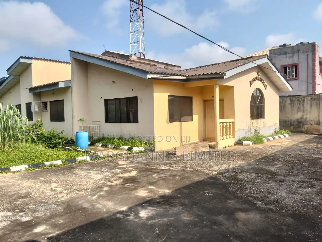 4bdrm Bungalow in Alogba Estate, Ebute for sale