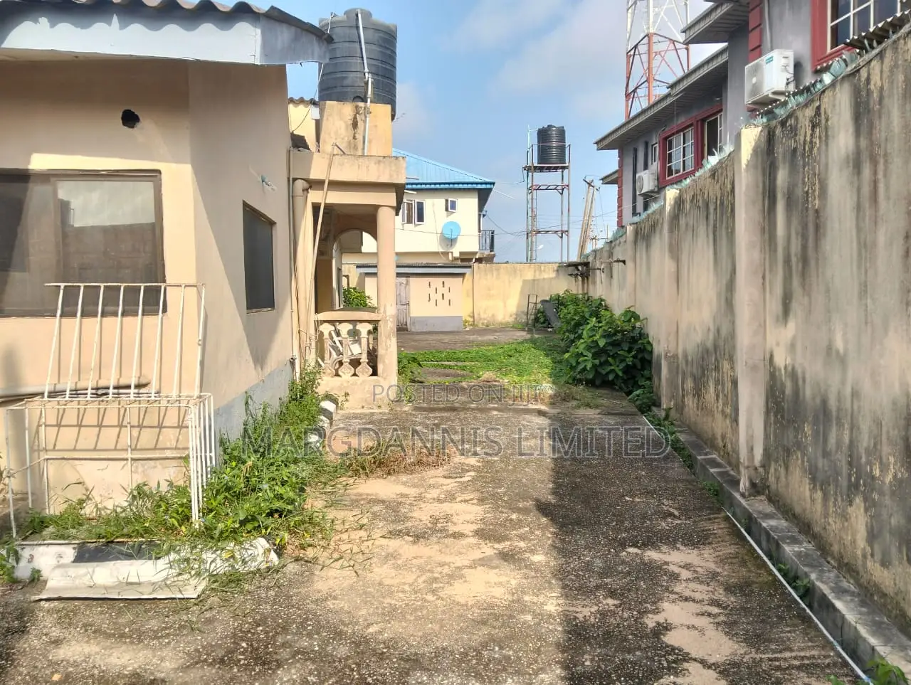4bdrm Bungalow in Alogba Estate, Ebute for sale