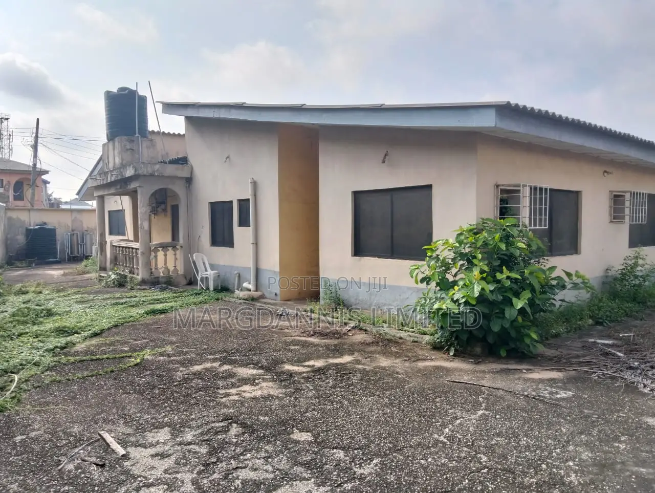 4bdrm Bungalow in Alogba Estate, Ebute for sale