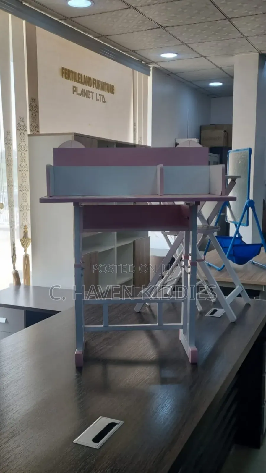 Quality Children Reading Table and Chair