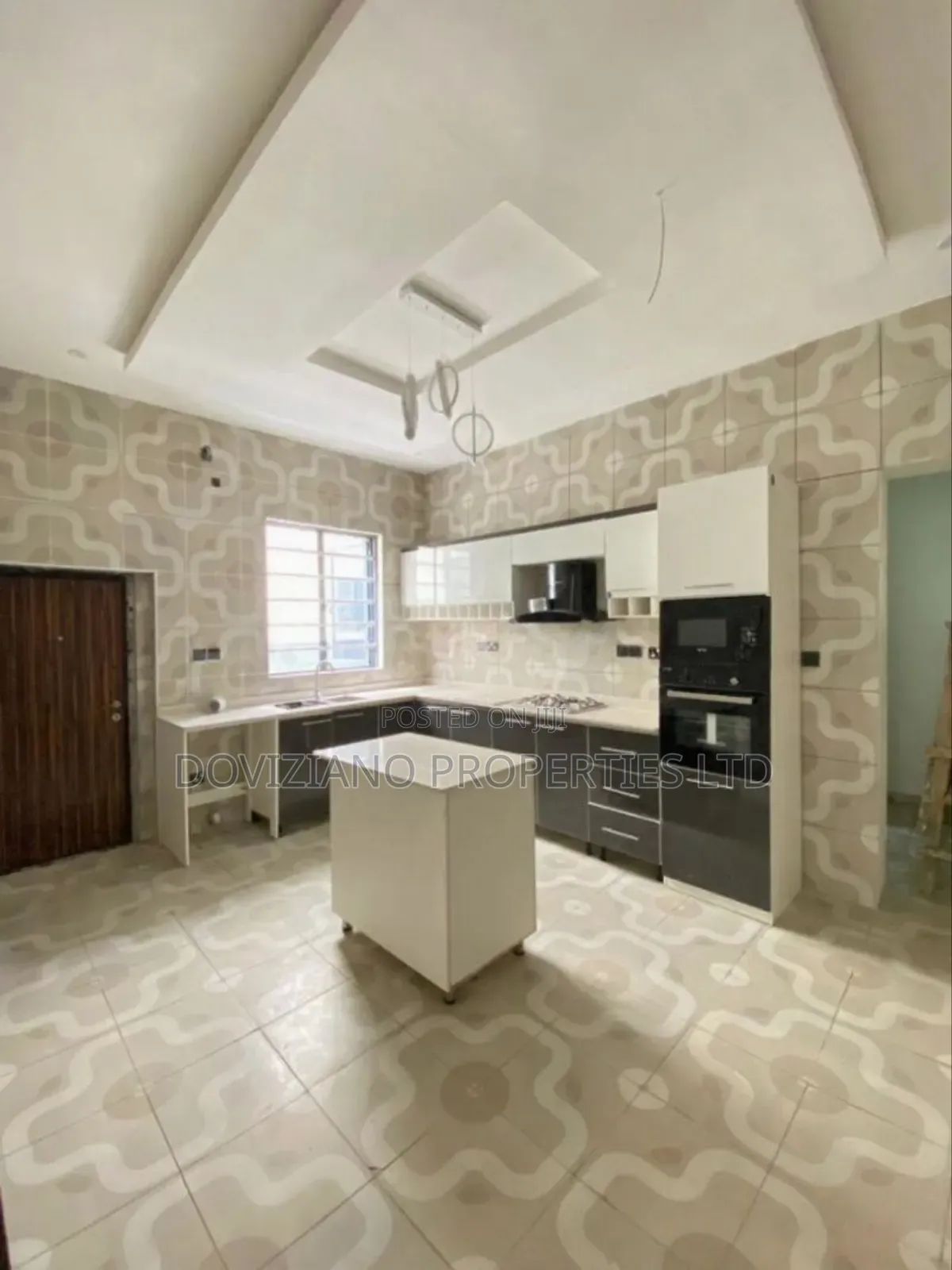 4bdrm Duplex in Lekki for sale