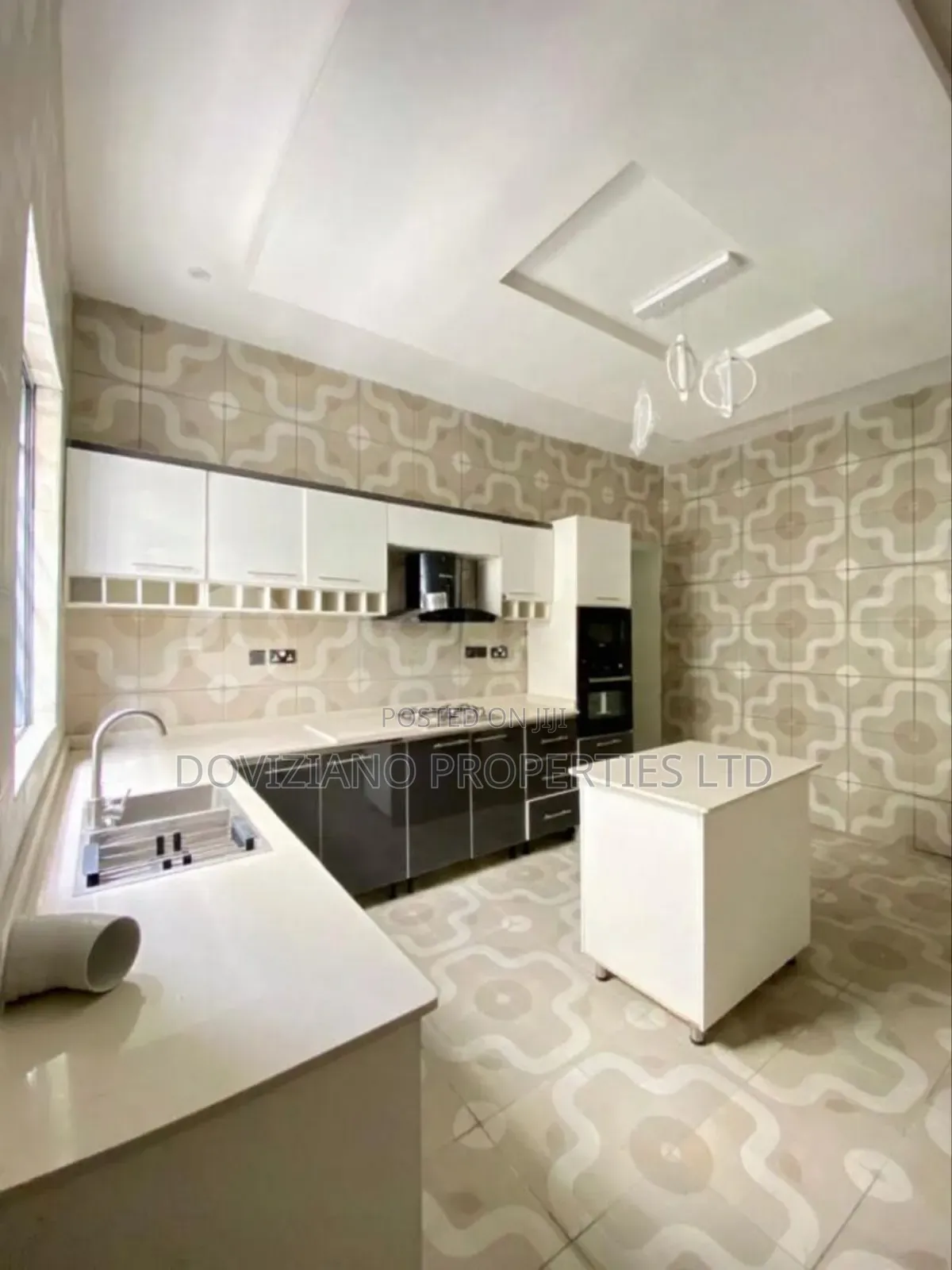 4bdrm Duplex in Lekki for sale