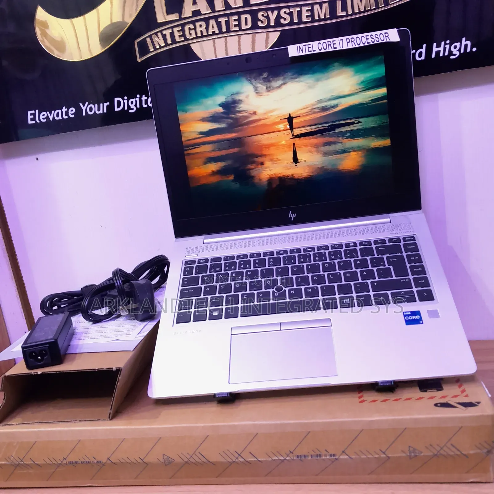 New Laptop HP EliteBook 8460P 8GB Intel Core I7 SSD 1T