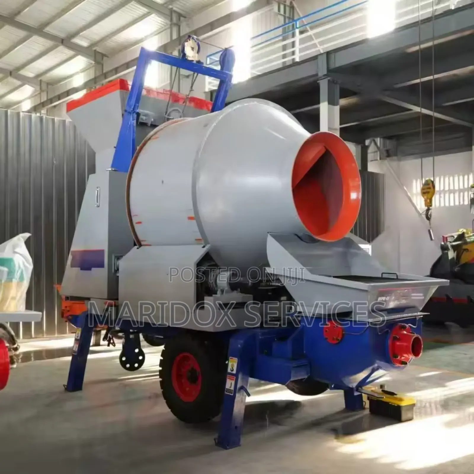 Self-Loading Concrete Mixer With 30cubic Concrete Pump