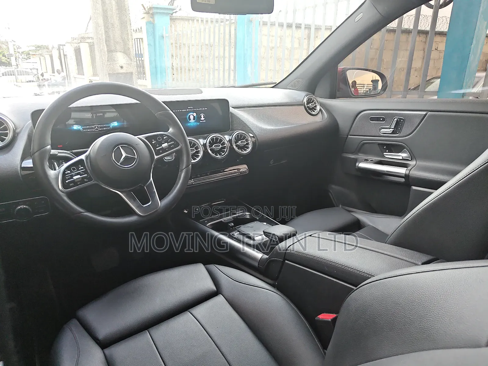 Mercedes-Benz GLA 250 2022 Red