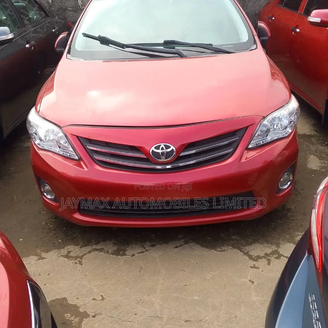 Toyota Corolla LE 4dr Sedan (1.8L 4cyl 4A) 2013 Red