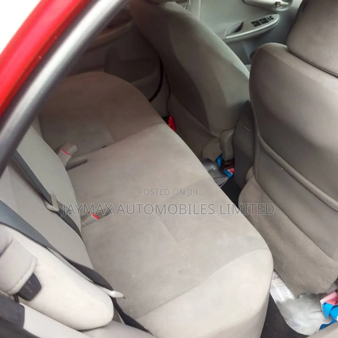 Toyota Corolla LE 4dr Sedan (1.8L 4cyl 4A) 2013 Red