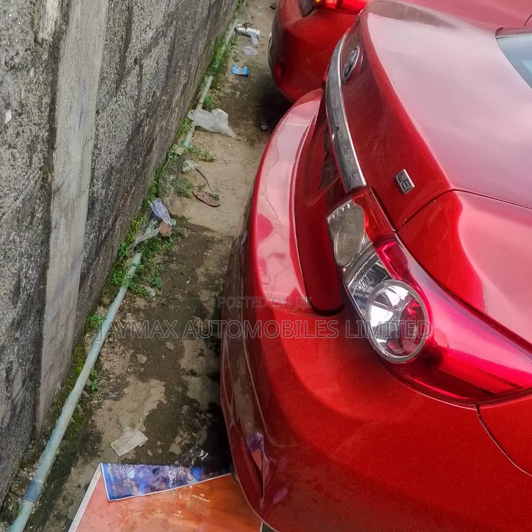 Toyota Corolla LE 4dr Sedan (1.8L 4cyl 4A) 2013 Red