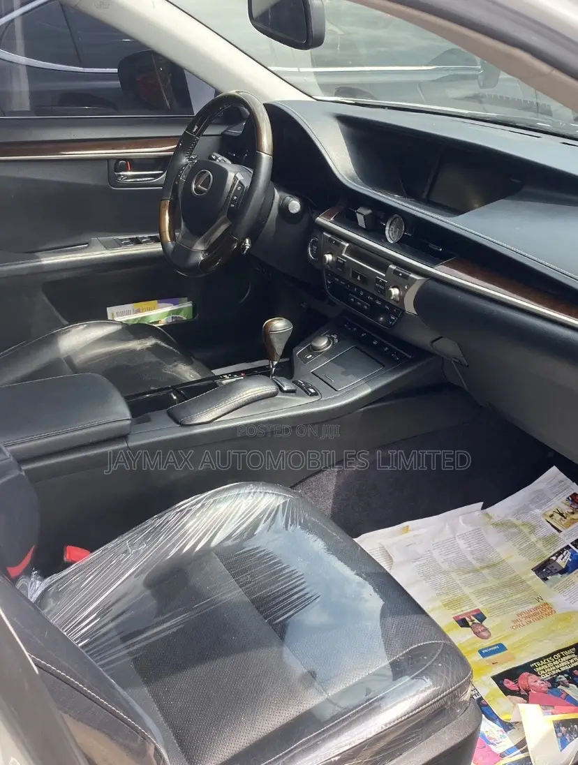 Lexus ES 350 FWD 2014 White