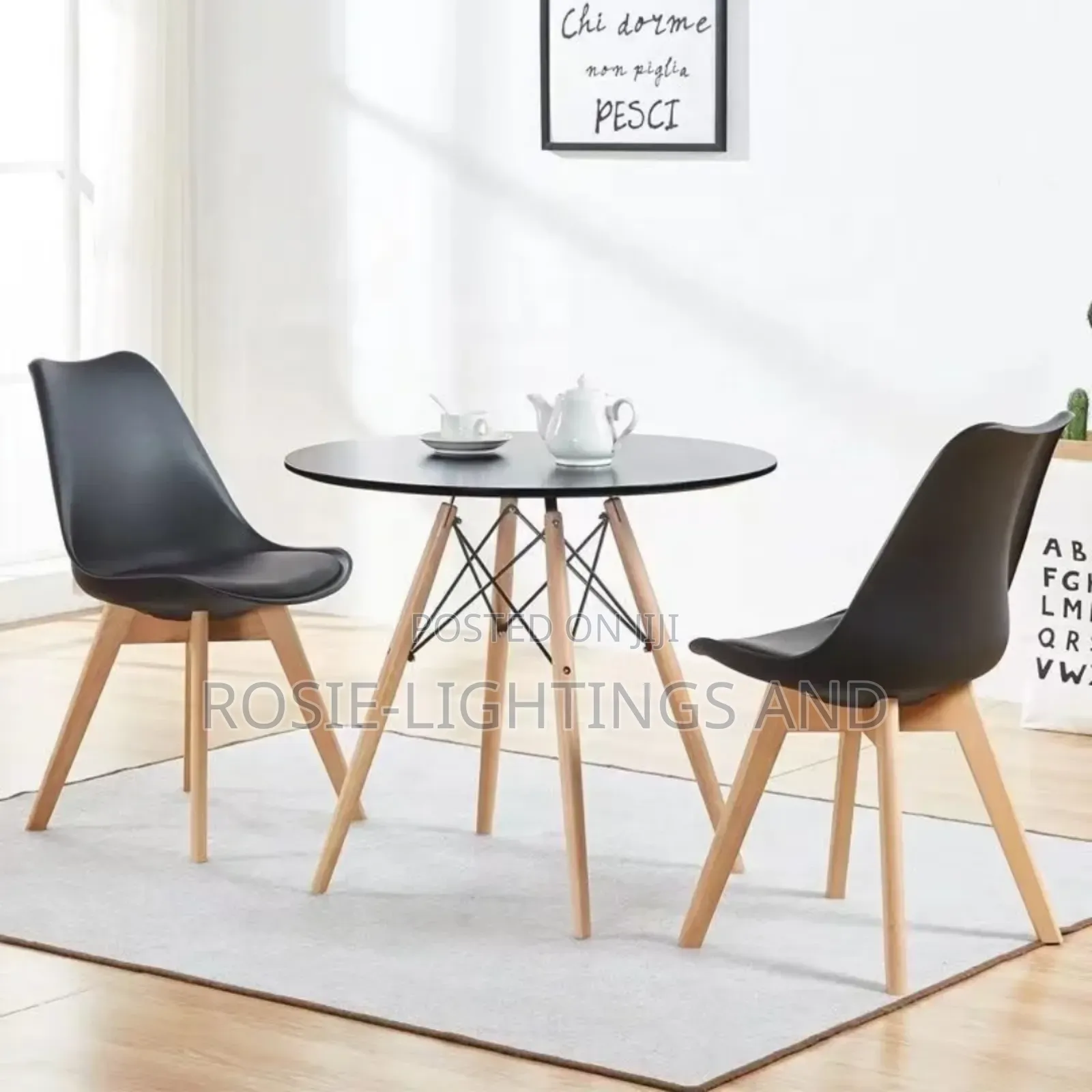 Eames Plastic Dinning Chair With Leather Cushion and Table