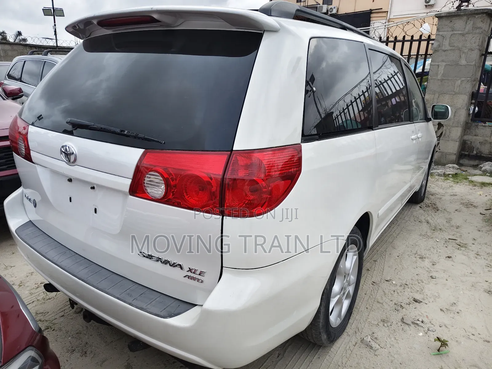 Toyota Sienna XLE AWD 2006 White