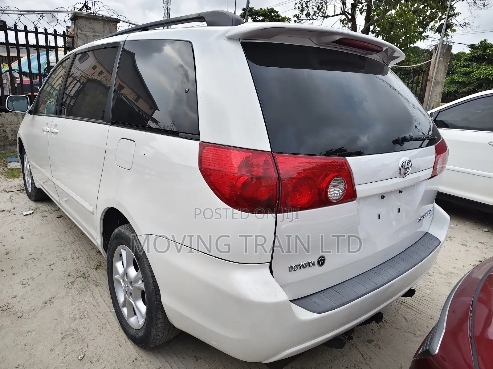 Toyota Sienna XLE AWD 2006 White
