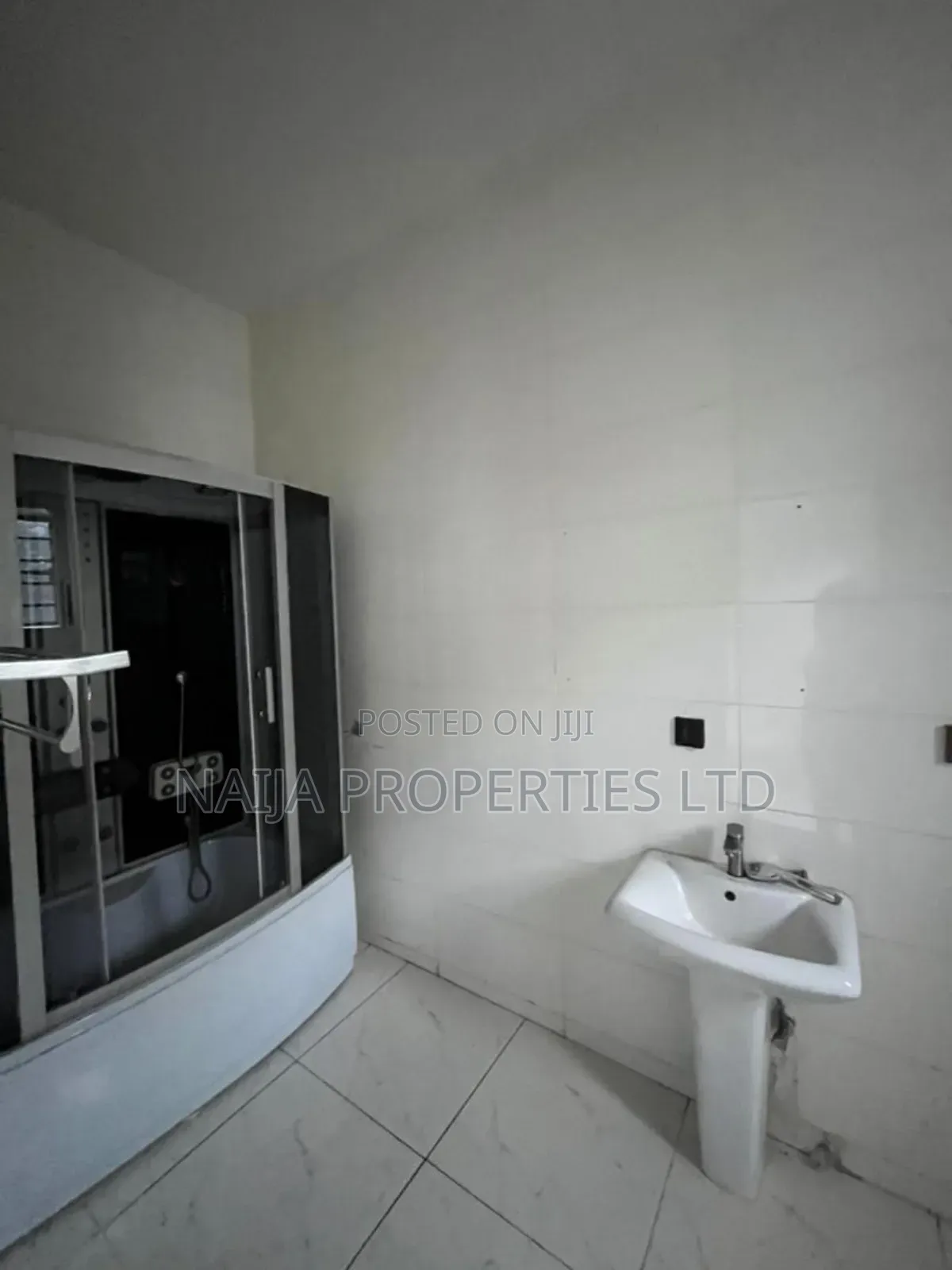 4bdrm Townhouse/Terrace in Orchid, Lekki for sale
