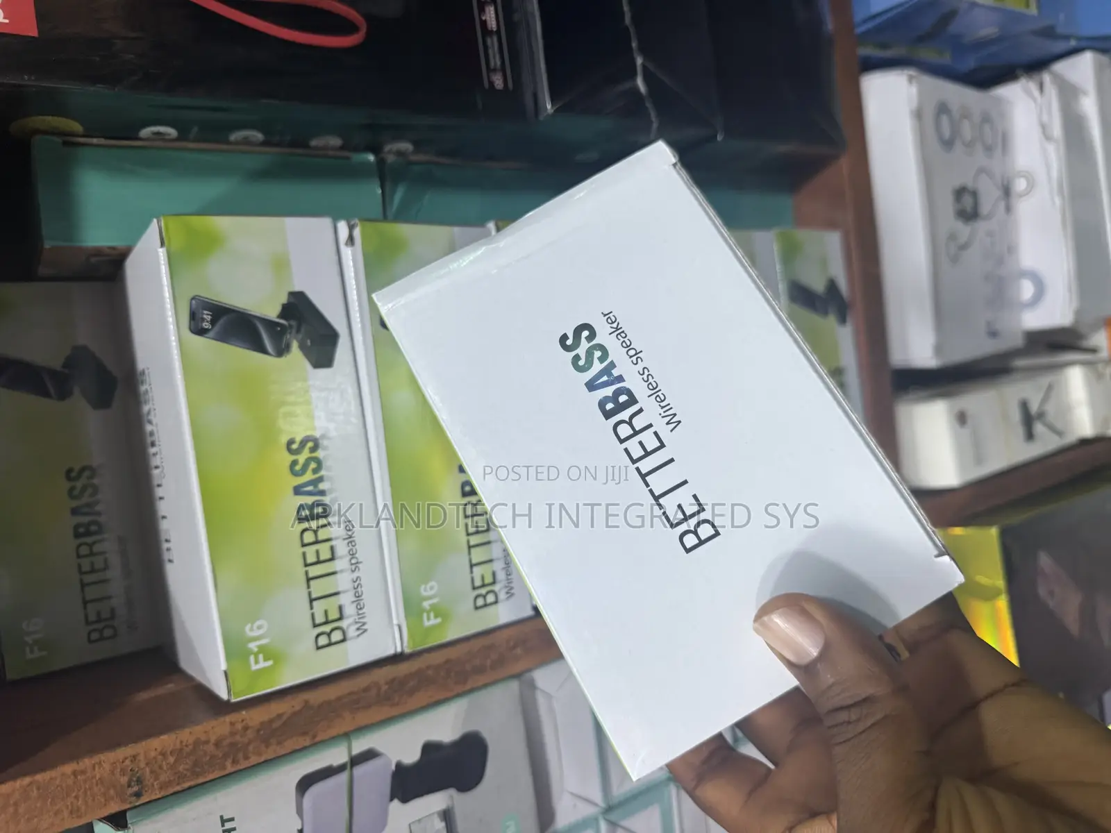 F16 Betterbass Wireless Speaker and Phone Stand