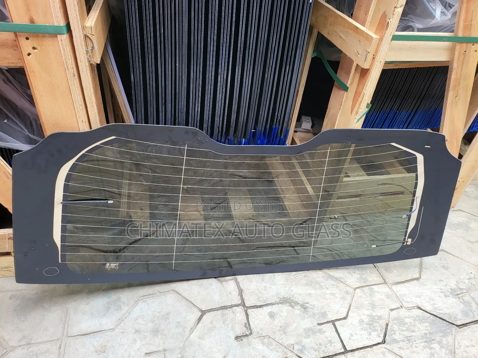 Range Rover Vella 2020 Back Glass Available