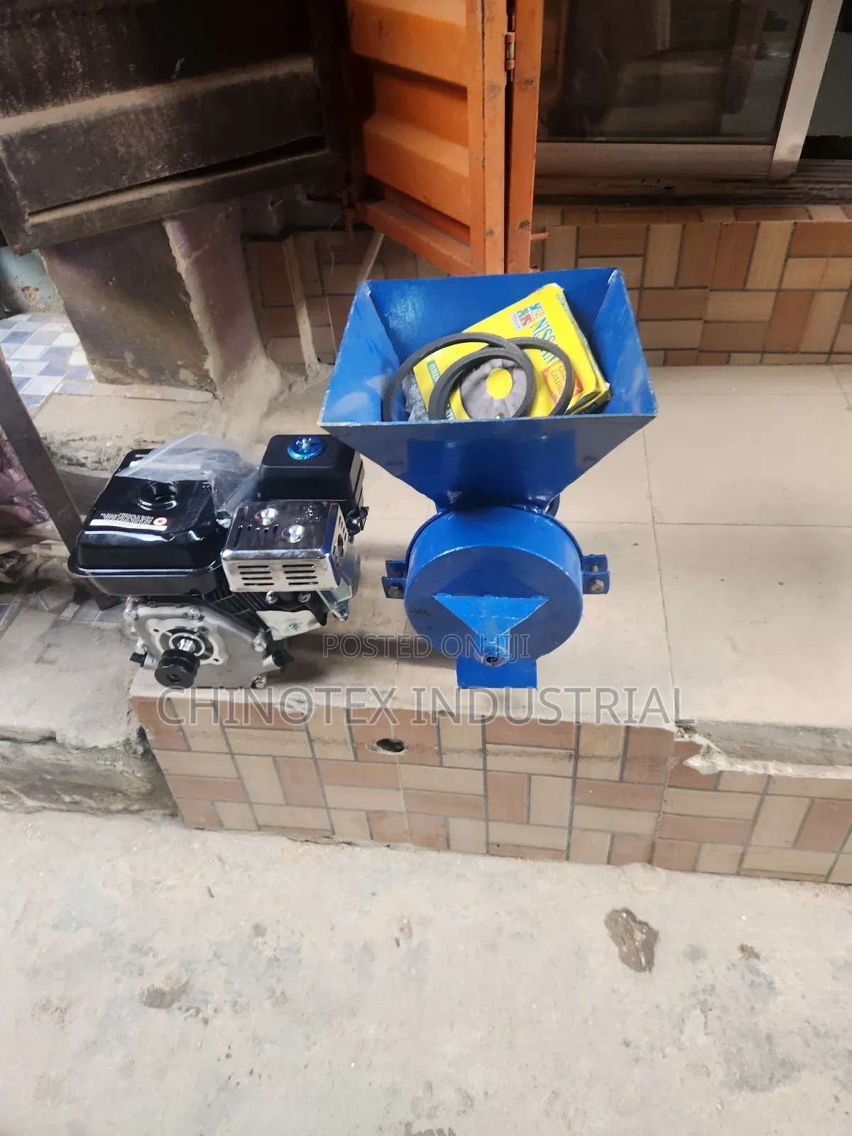 Complete Set of Pepper Grinding Machine, With 6.5hp Petrol Engine
