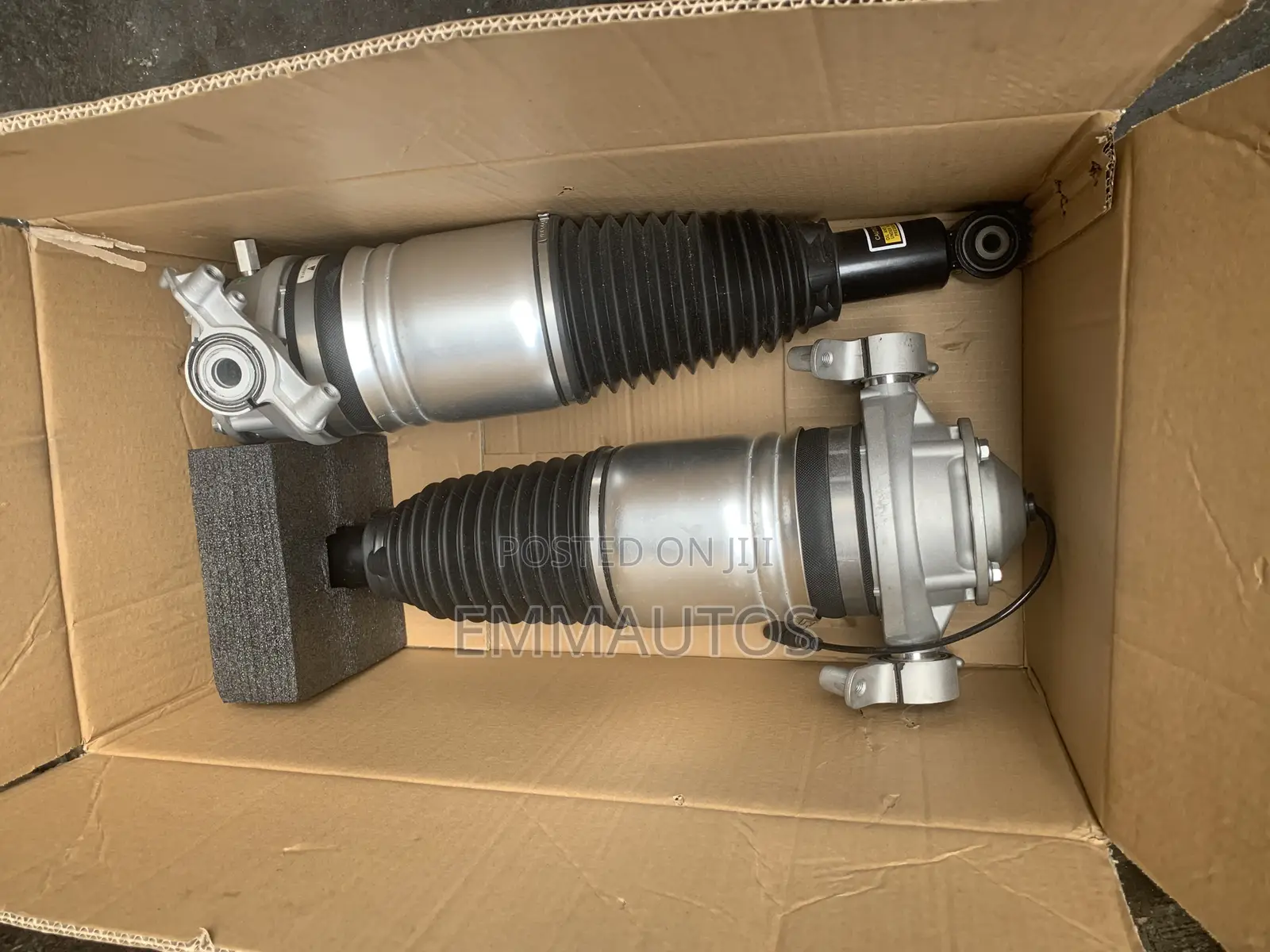 Rear Air Suspension Porsche Cayenne 2014