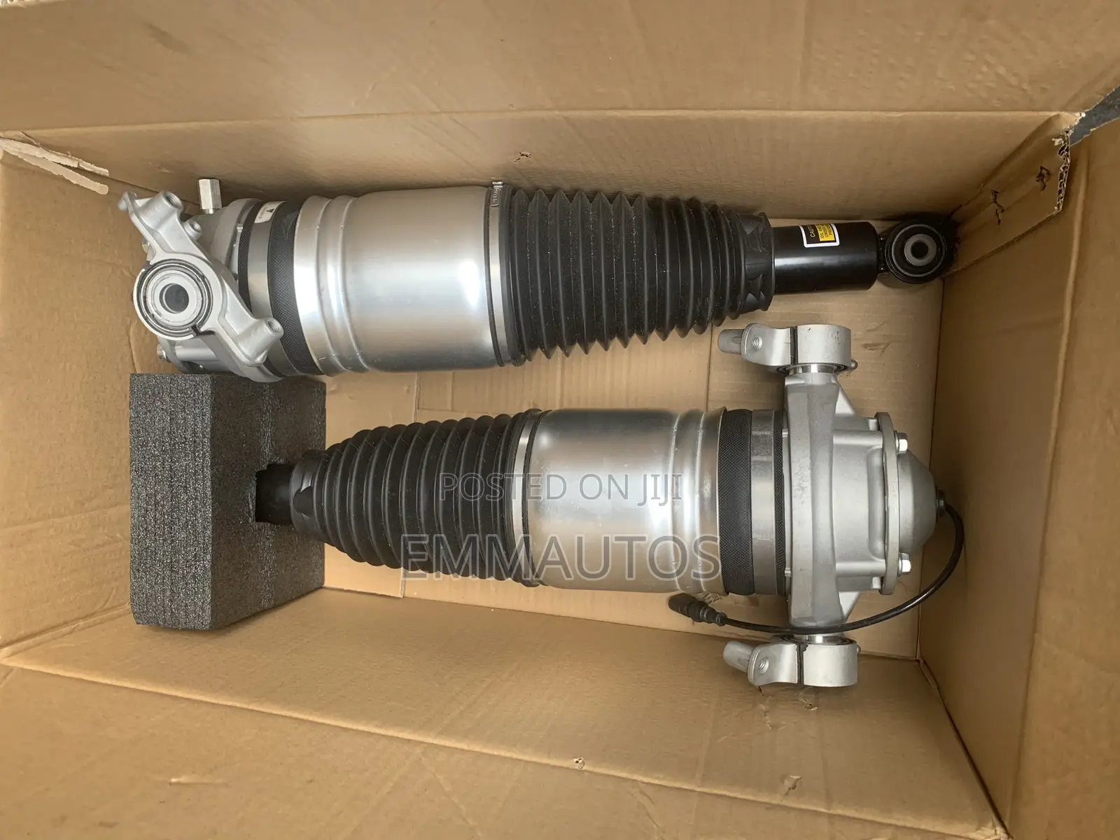 Rear Air Suspension Porsche Cayenne 2014
