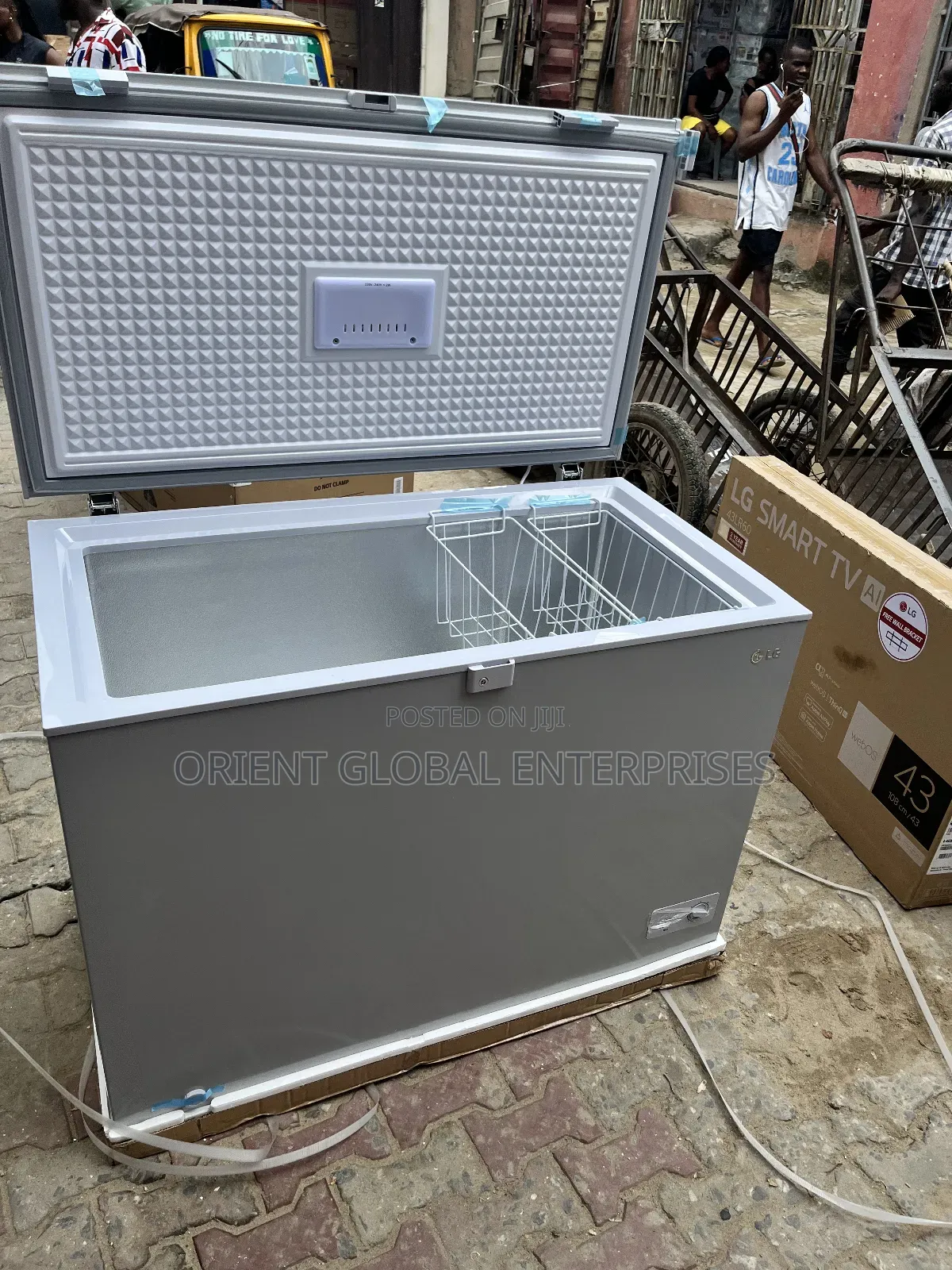 L.G 263litres Chest Freezer