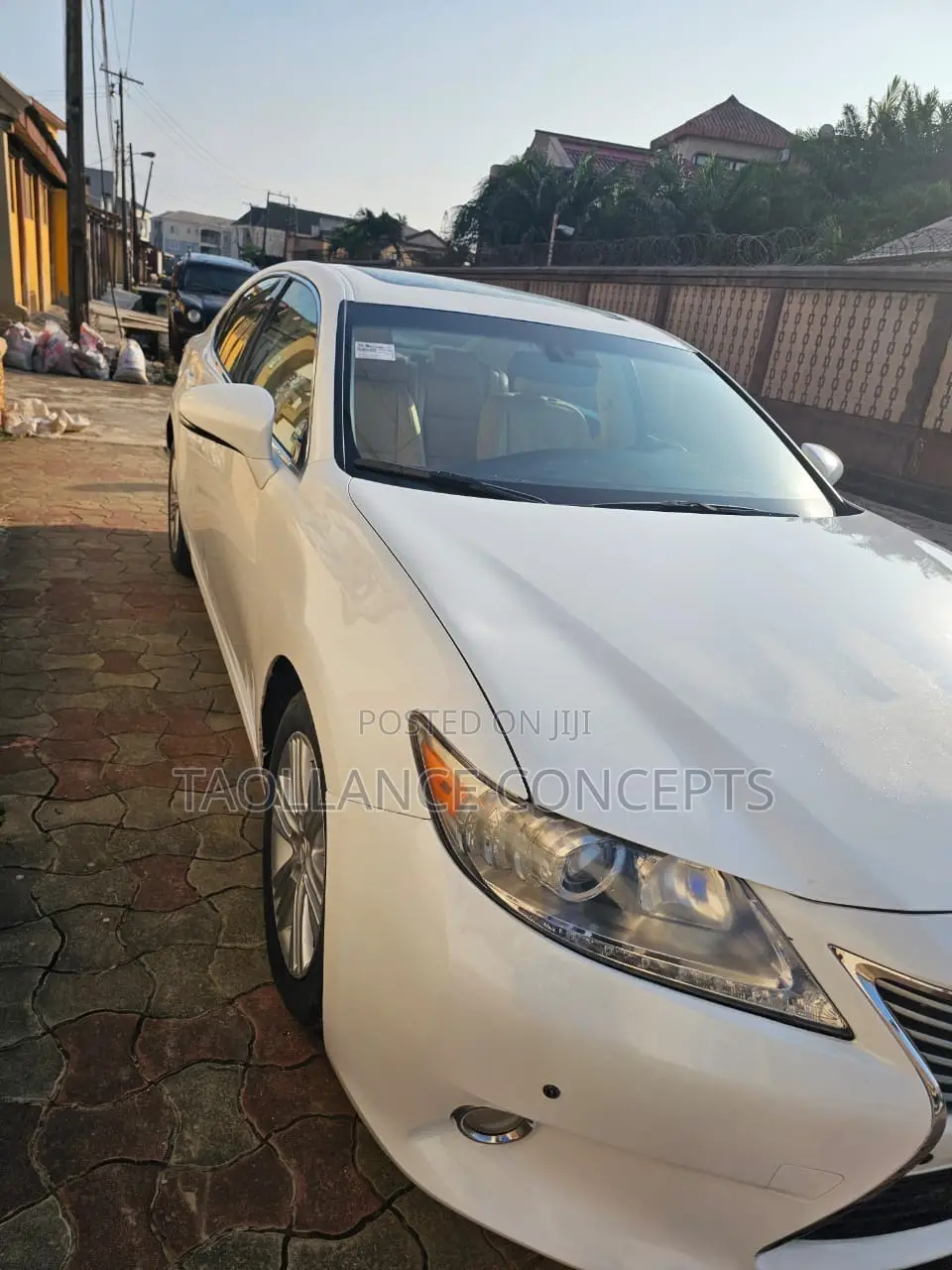 Lexus ES 350 FWD 2013 White