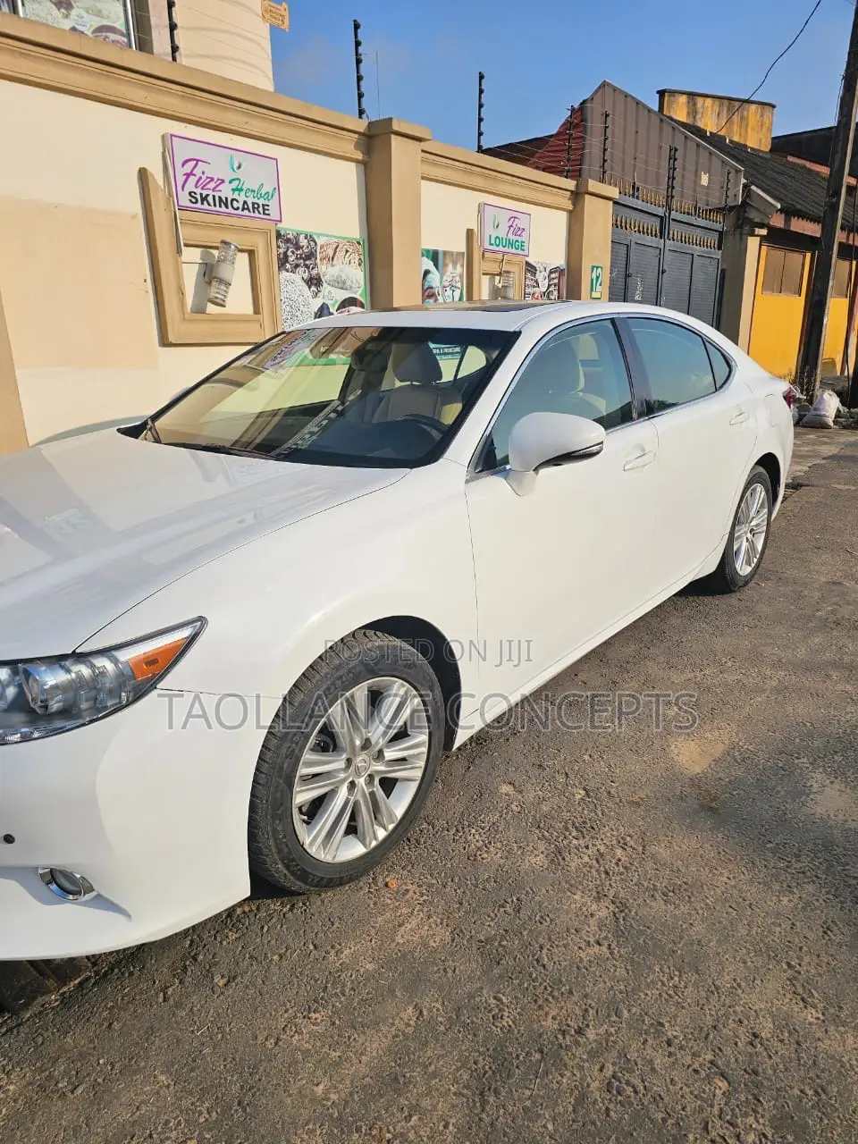 Lexus ES 350 FWD 2013 White