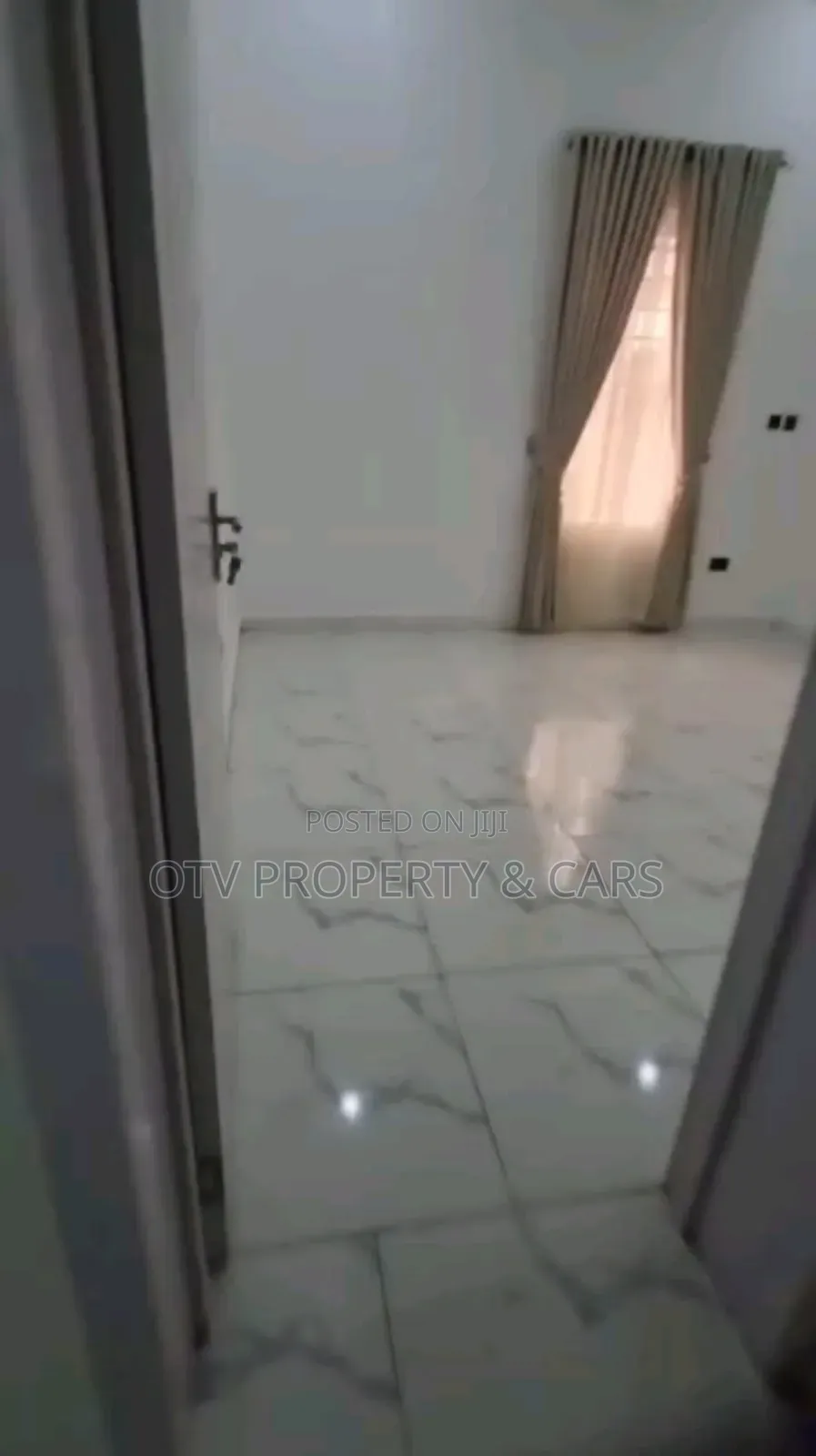 Furnished 5bdrm Duplex in Chevron for rent
