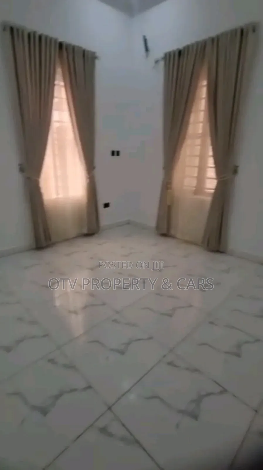 Furnished 5bdrm Duplex in Chevron for rent