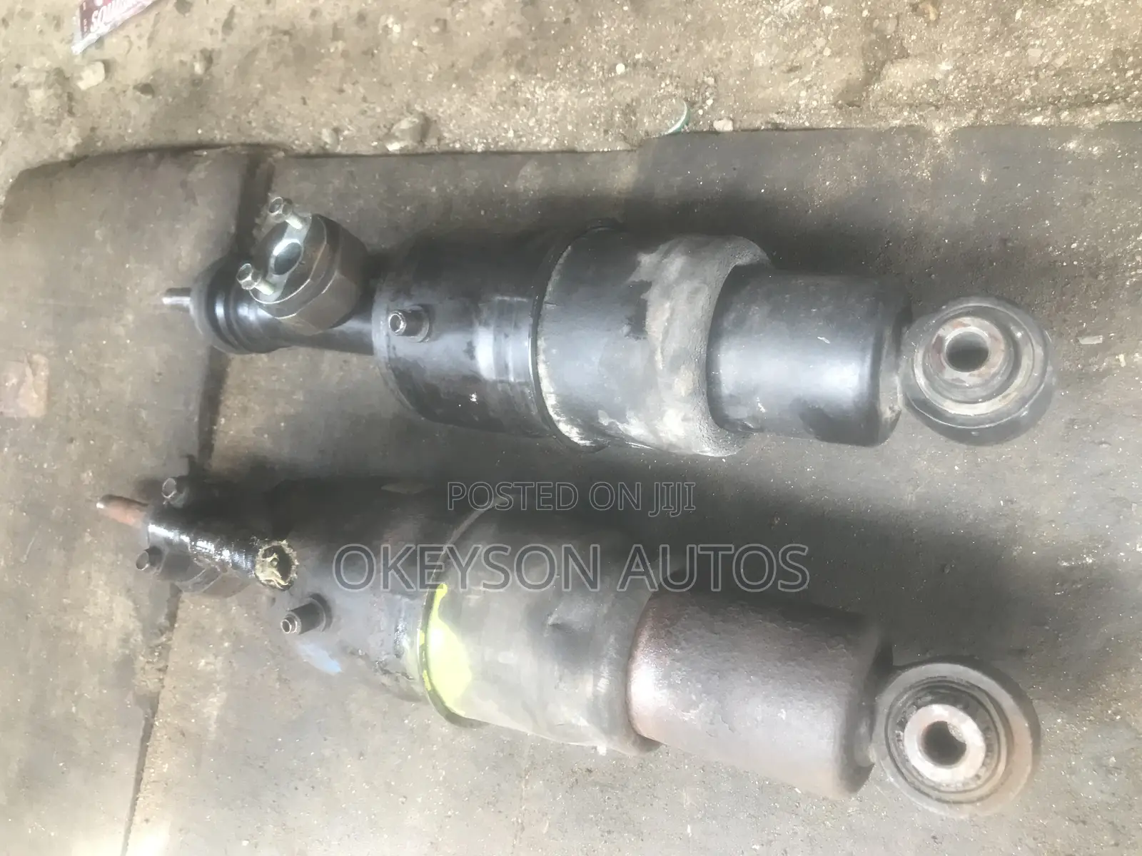 Set Of Back Shock Absorber For Nissan Infinity Qx-80 Model 2015-2022