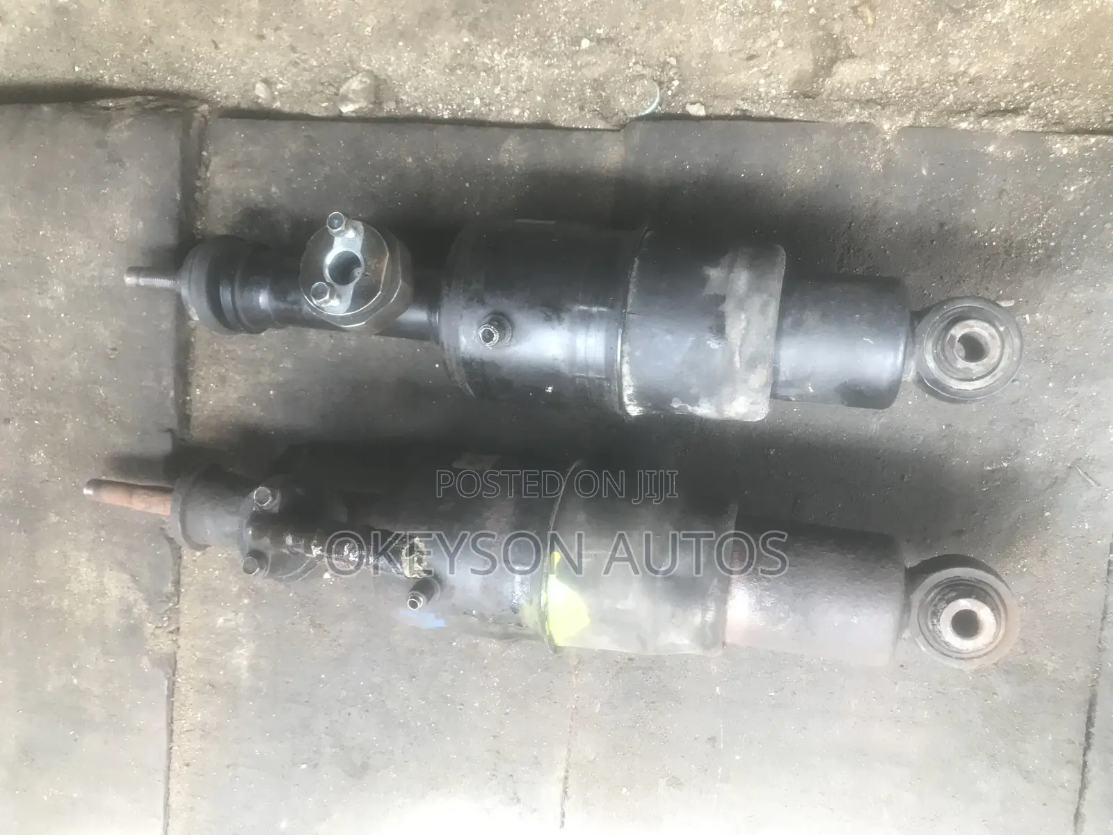 Set Of Back Shock Absorber For Nissan Infinity Qx-80 Model 2015-2022