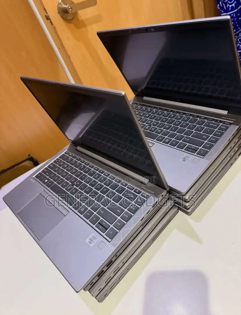 Laptop HP ZBook Firefly 14 G7 32GB Intel Core I7 SSD 1T