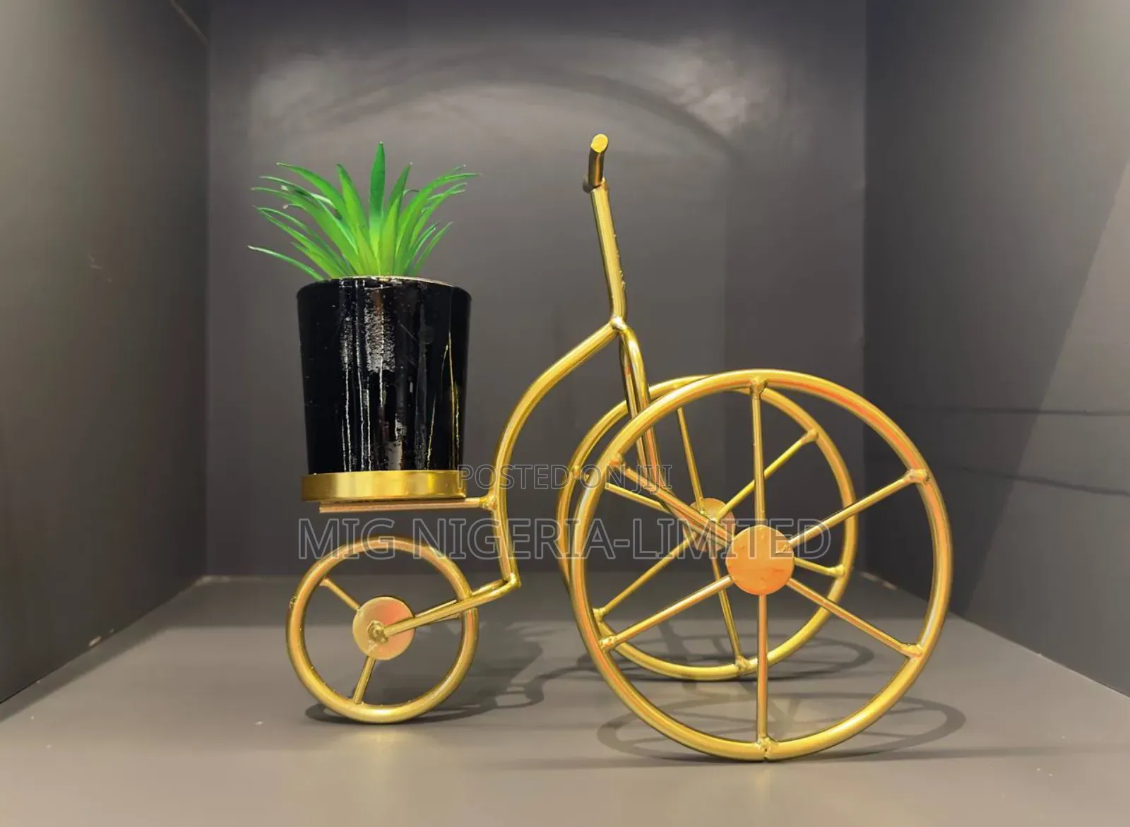 Brosmon Artificial Table Decor Flowers Gold Vase 1pc