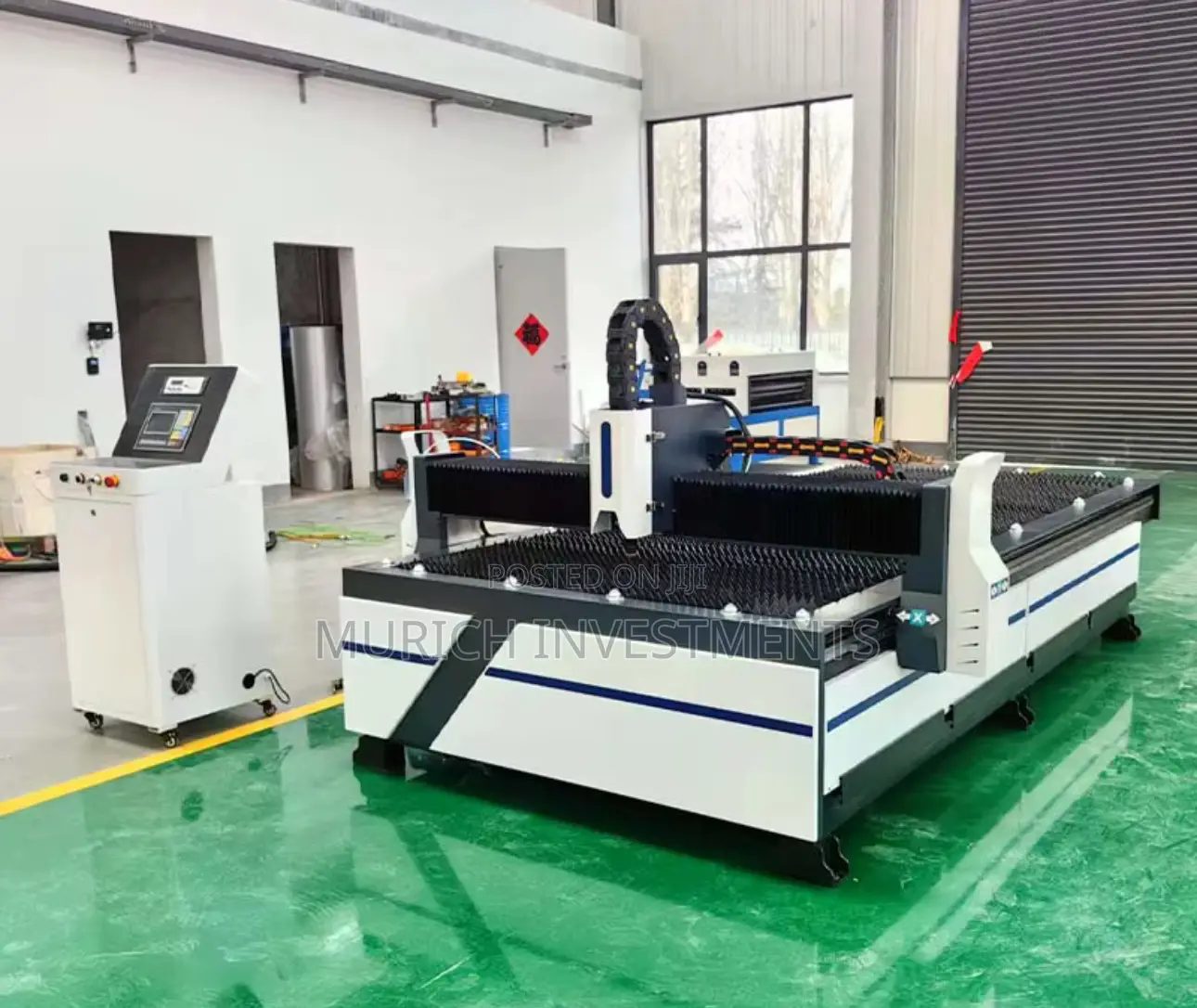FMJ-1530 2000w Fiber Laser Cutting Machine With Dust Cover Chiller