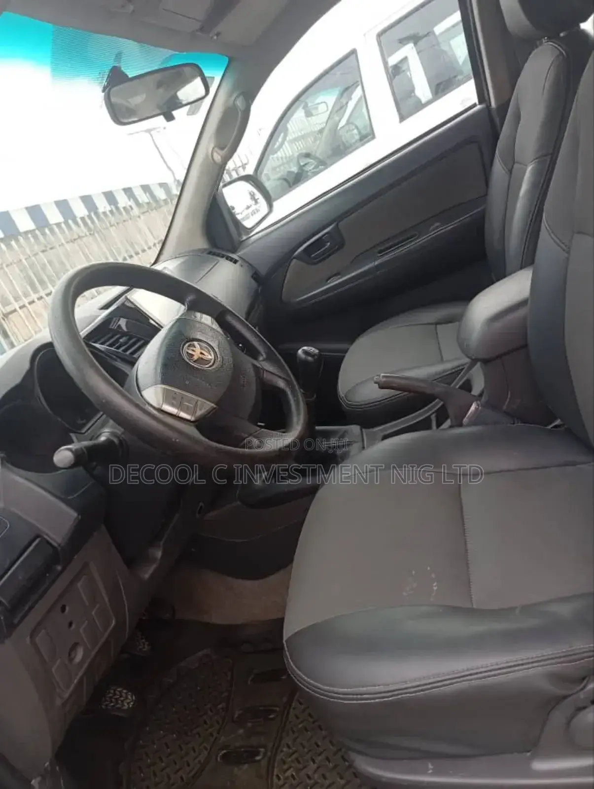 Toyota Hilux 2.5 D-4D 4X4 SRX 2012 White