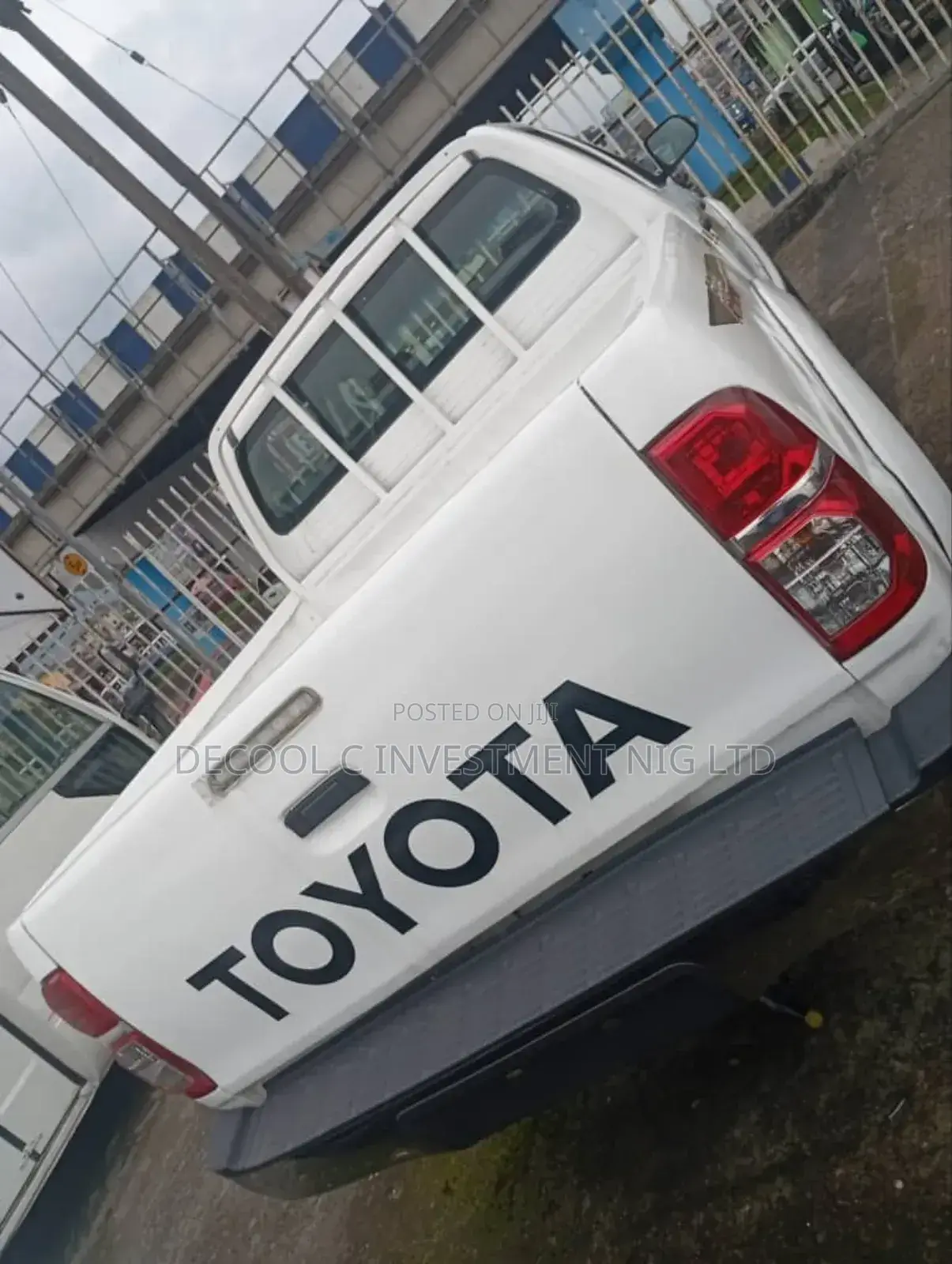 Toyota Hilux 2.5 D-4D 4X4 SRX 2012 White