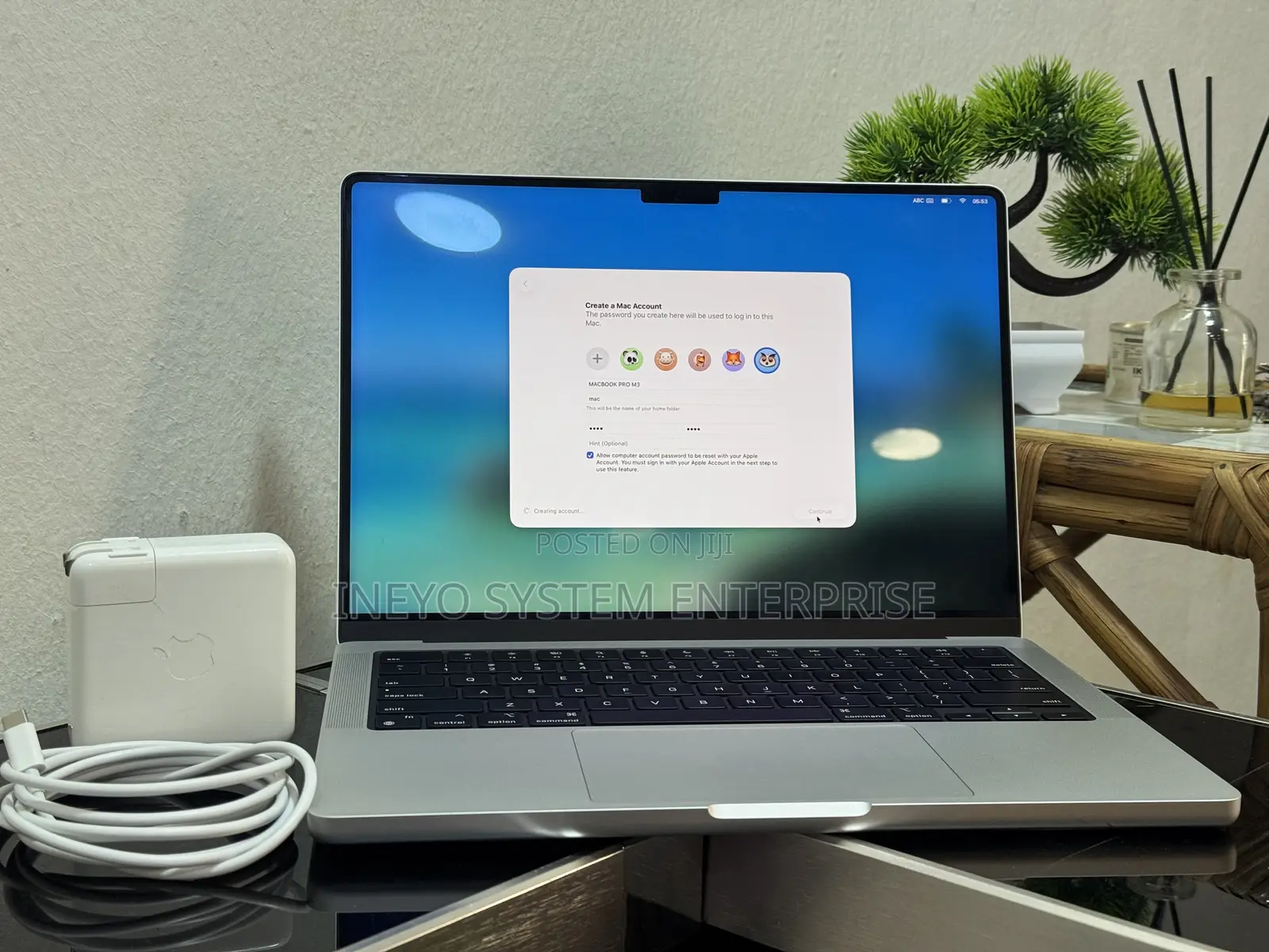 Laptop Apple MacBook Pro 2023 M3 14-Inch 8GB Apple M3 SSD 512GB