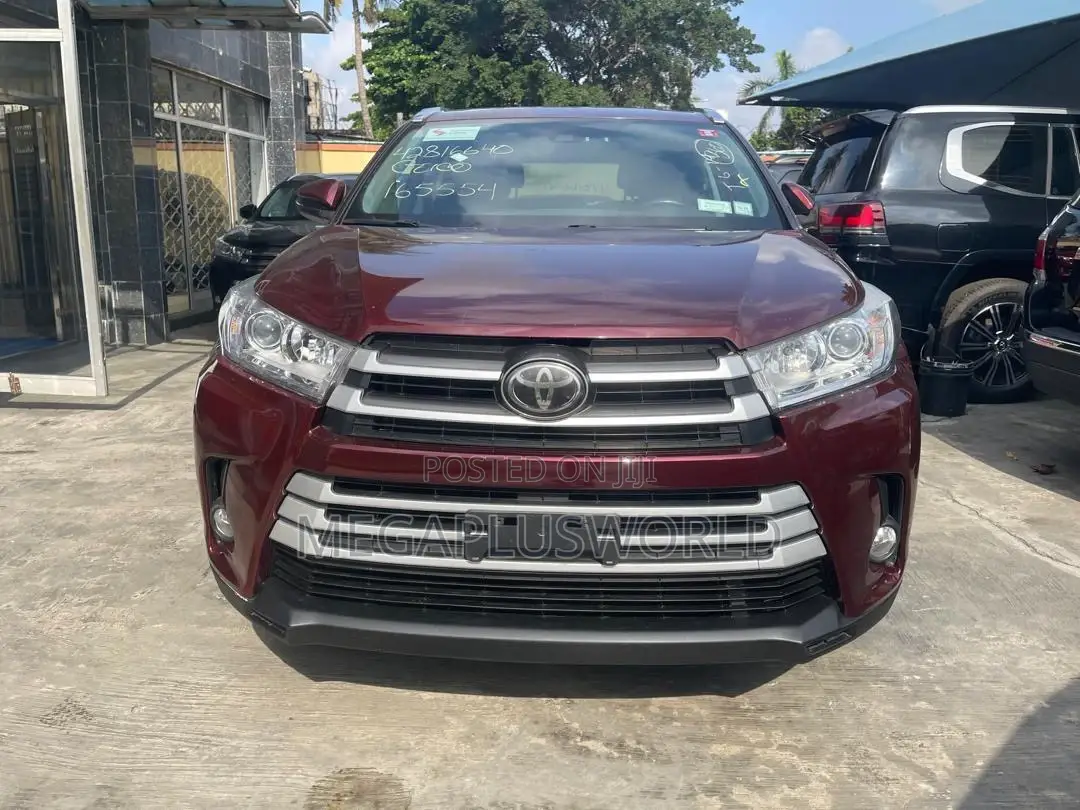 Toyota Highlander XLE 4x4 V6 (3.5L 6cyl 8A) 2018 Red